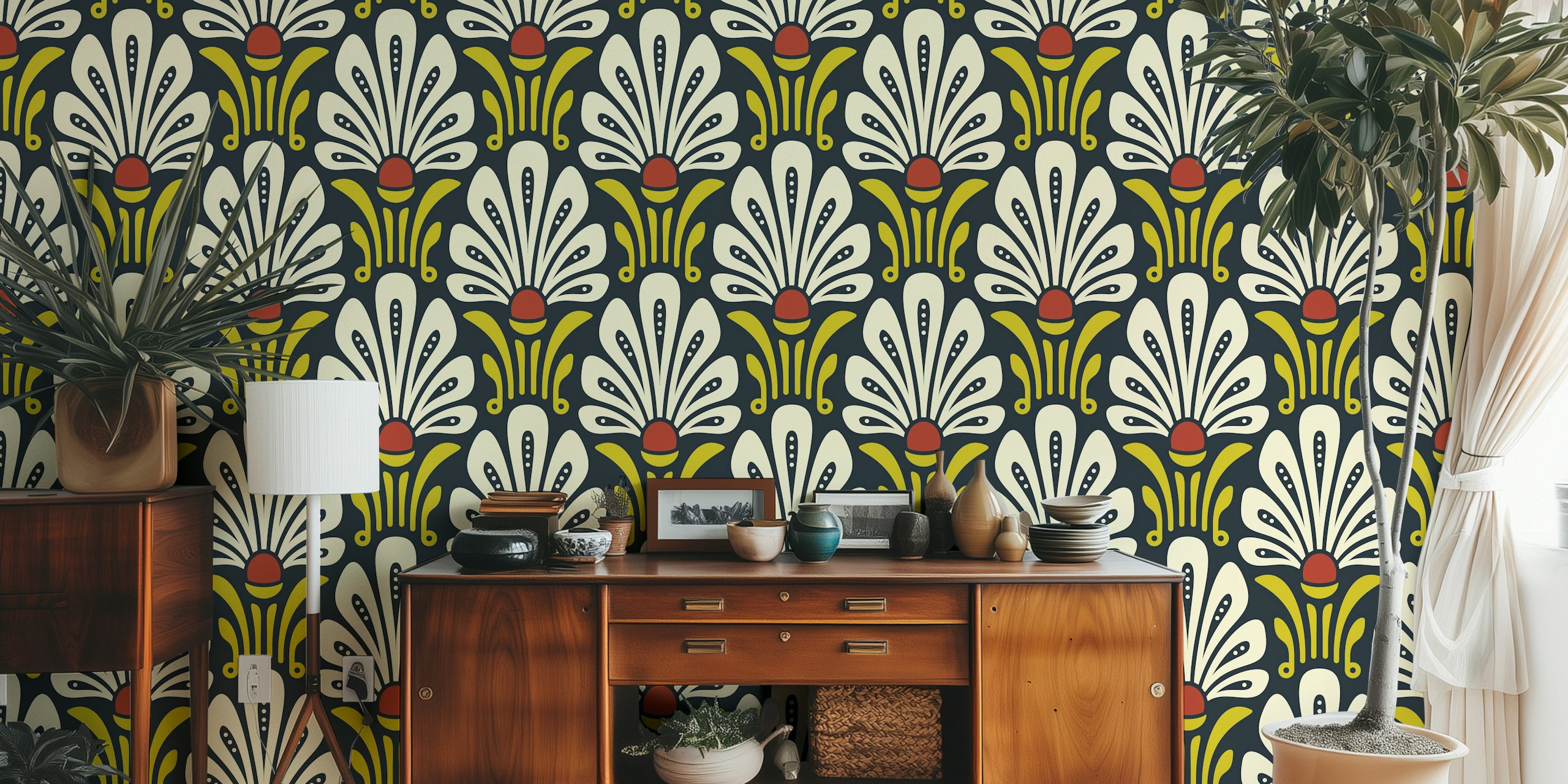 Elegant floral wallpaper i gult och röd.