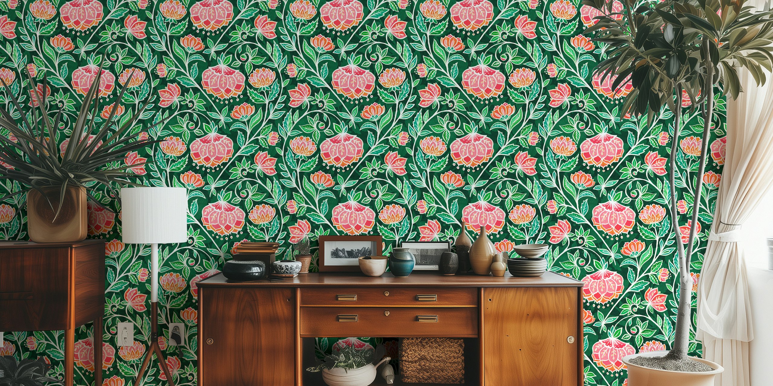 Jewel Toned Chalk Chintz wallpaper w pokoju
