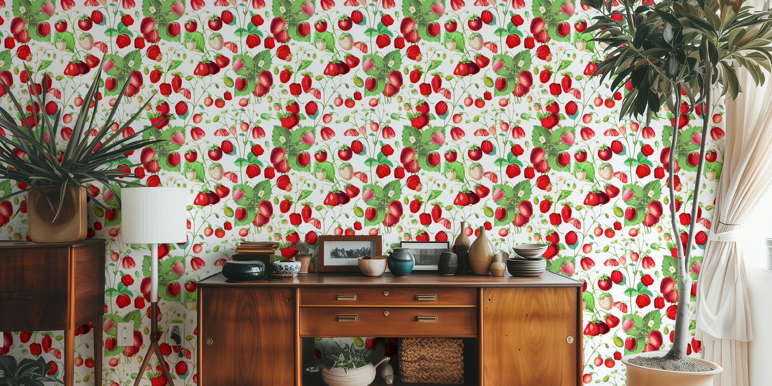 Mansikkakuvioinen seinämaalaus vehreillä lehdillä