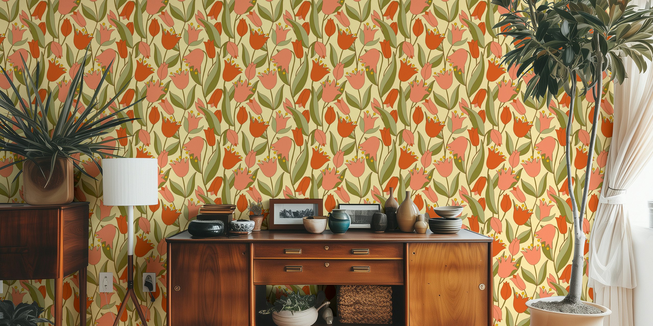 SS - Retro Florals 13 fotobehang met gestileerde tulpen en bladeren in perzik-, salie- en mosterdtinten.
