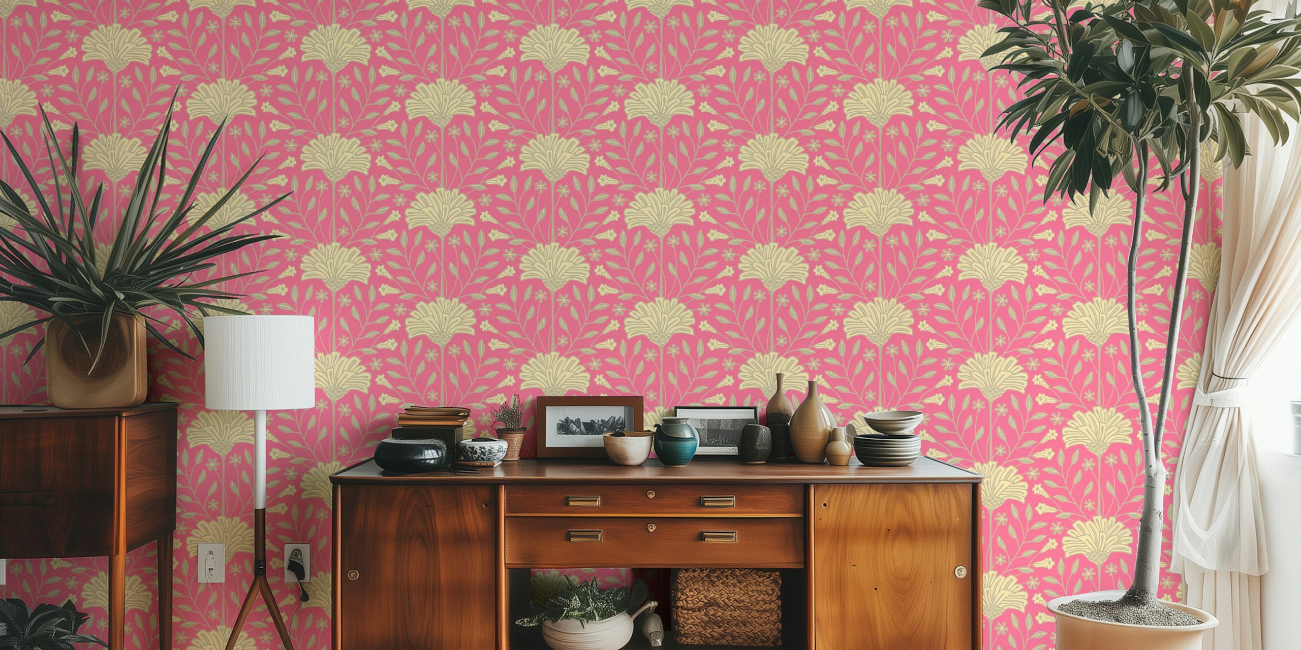 Pink floral tapet i ett rum