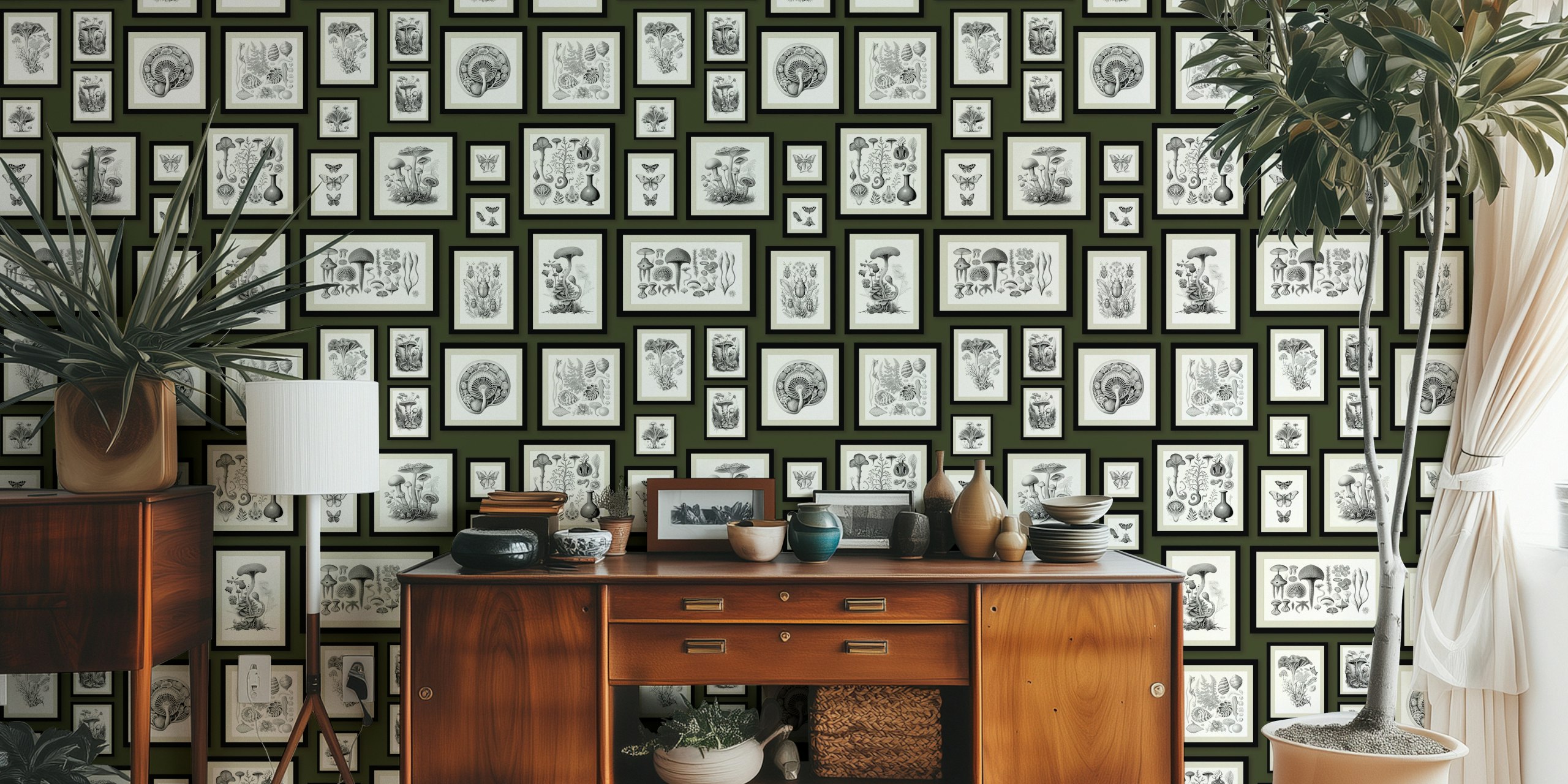 Wandbild im Vintage-Stil mit einer Reihe gerahmter Pilzillustrationen vor einem moosgrünen Hintergrund.