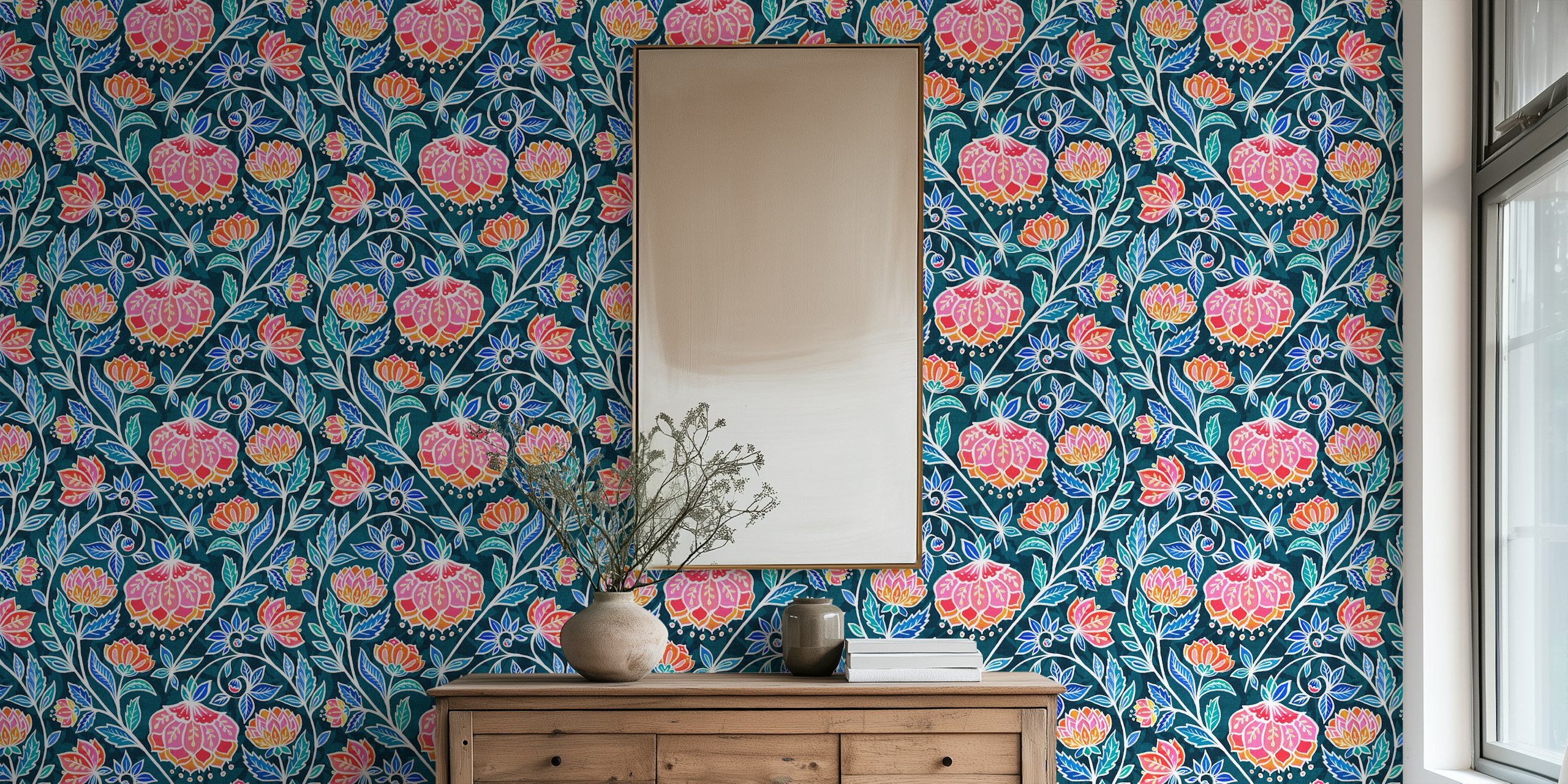Jewel Toned Chalk Chintz wallpaper w pokoju
