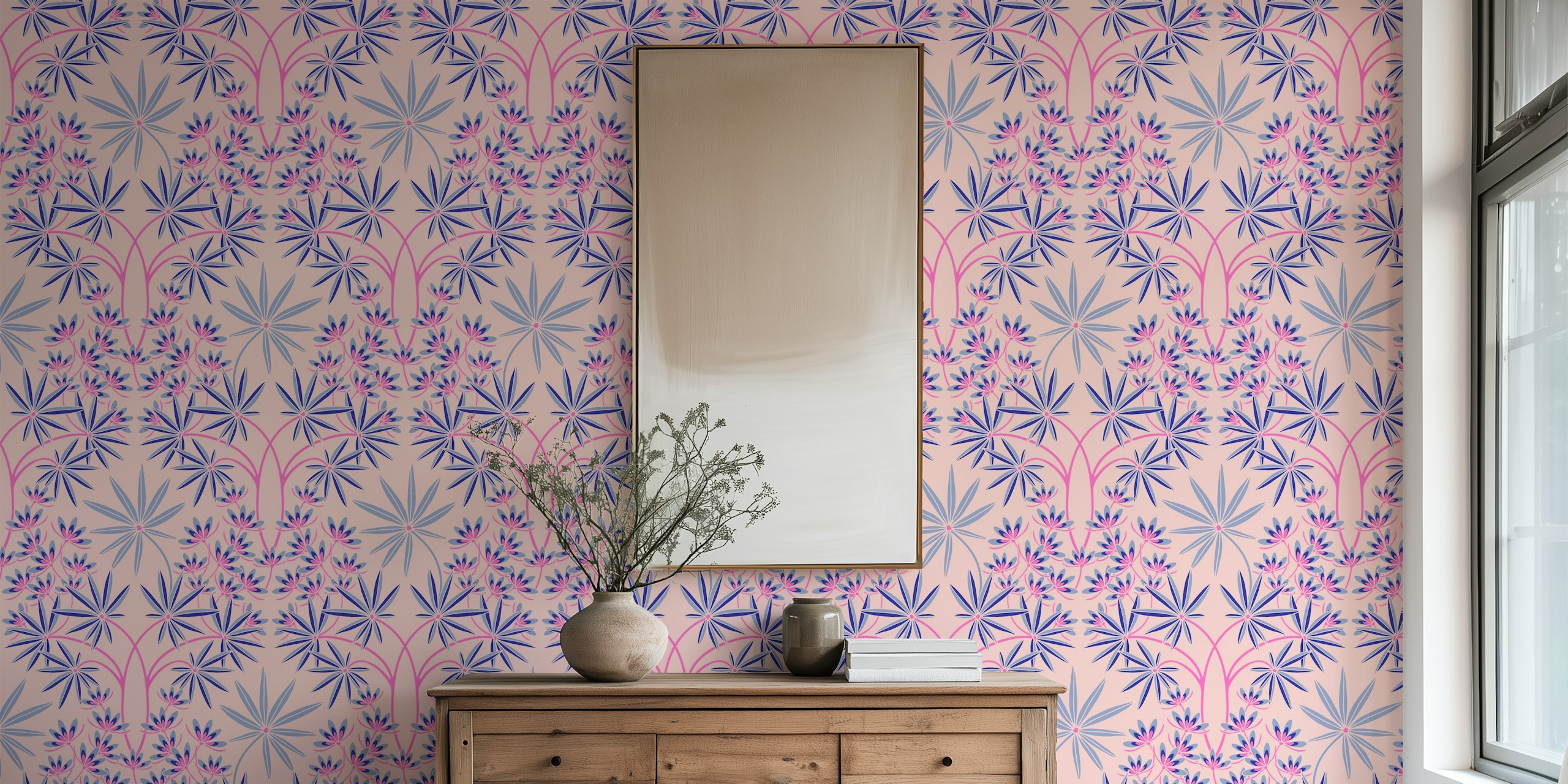 Elegante murale damascato floreale rosa chiaro con delicati accenti blu per l'arredamento della casa