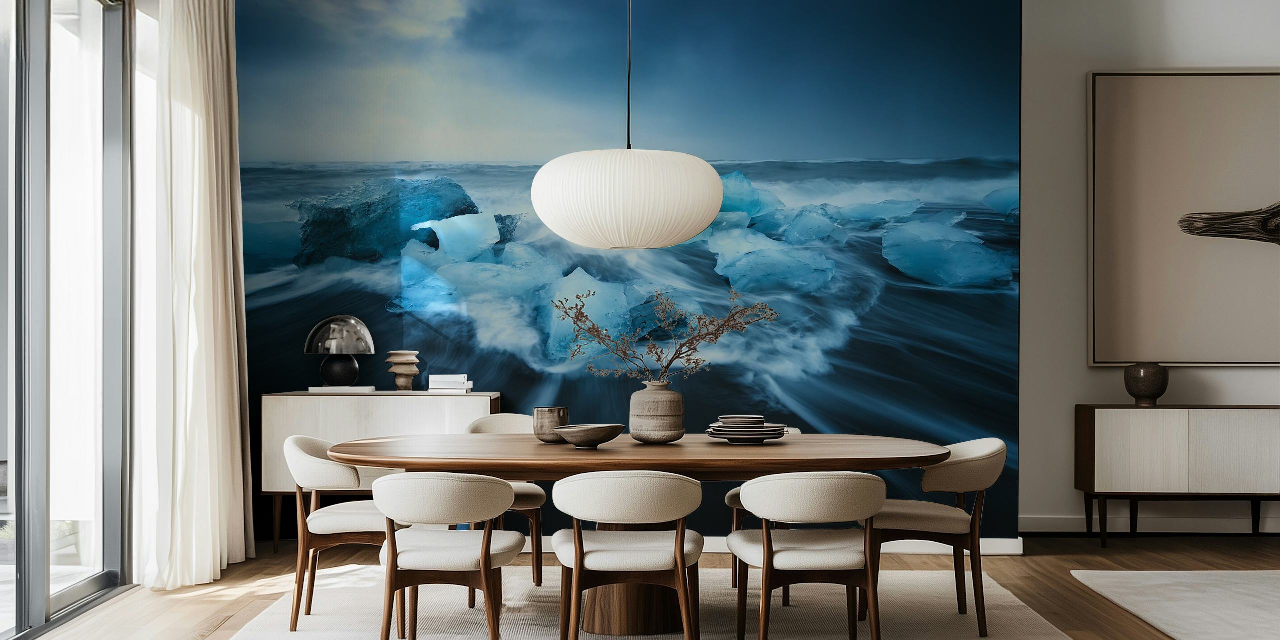 Dynamisk blå is-vægmaleri med havbølger, der plasker over iskolde formationer