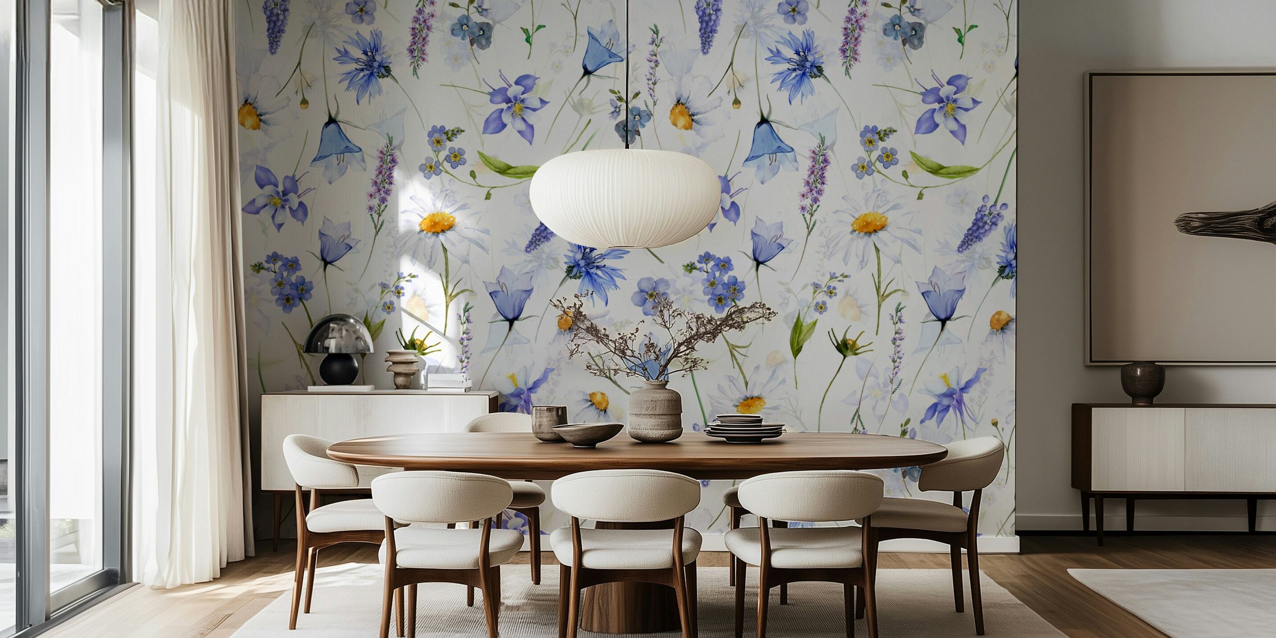 Bloemen in verschillende tinten blauw en geel op een lichte achtergrond, bloemen wallpaper