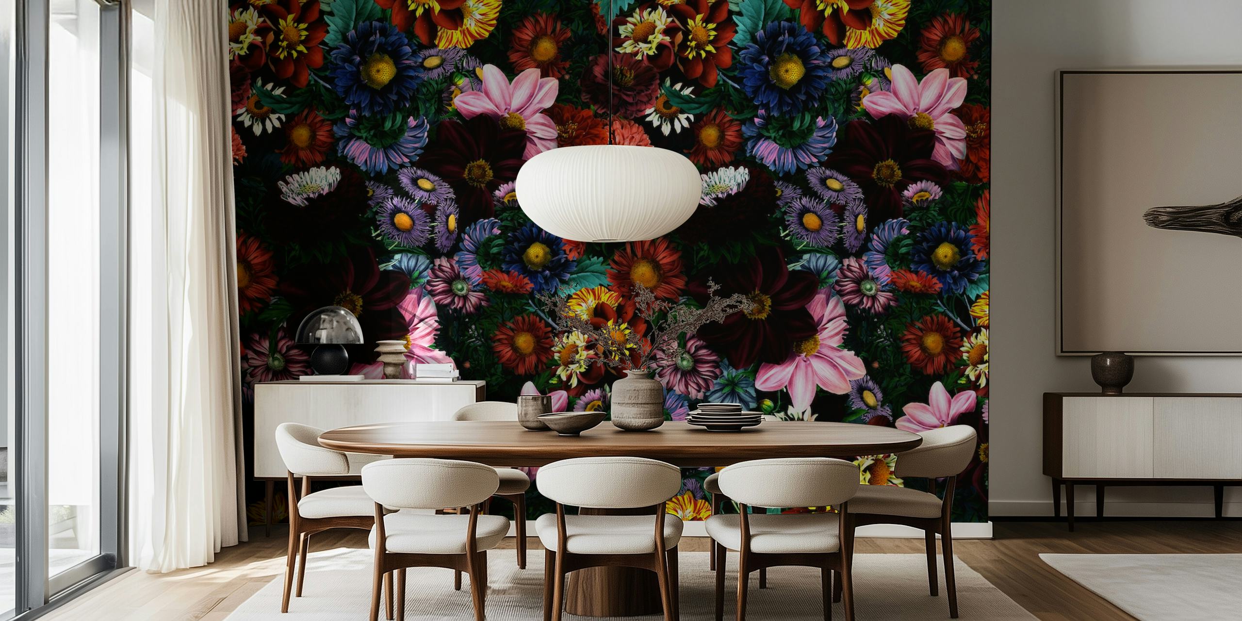 Diseño de papel pintado floral en un entorno de habitación.