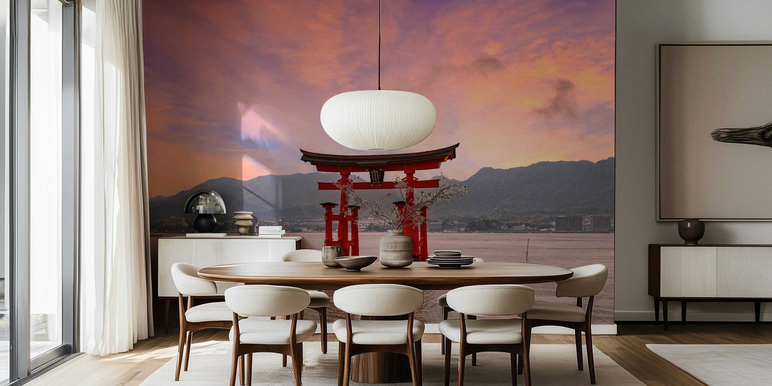 Itsukushima Shrine na Miyajimie o zachodzie słońca