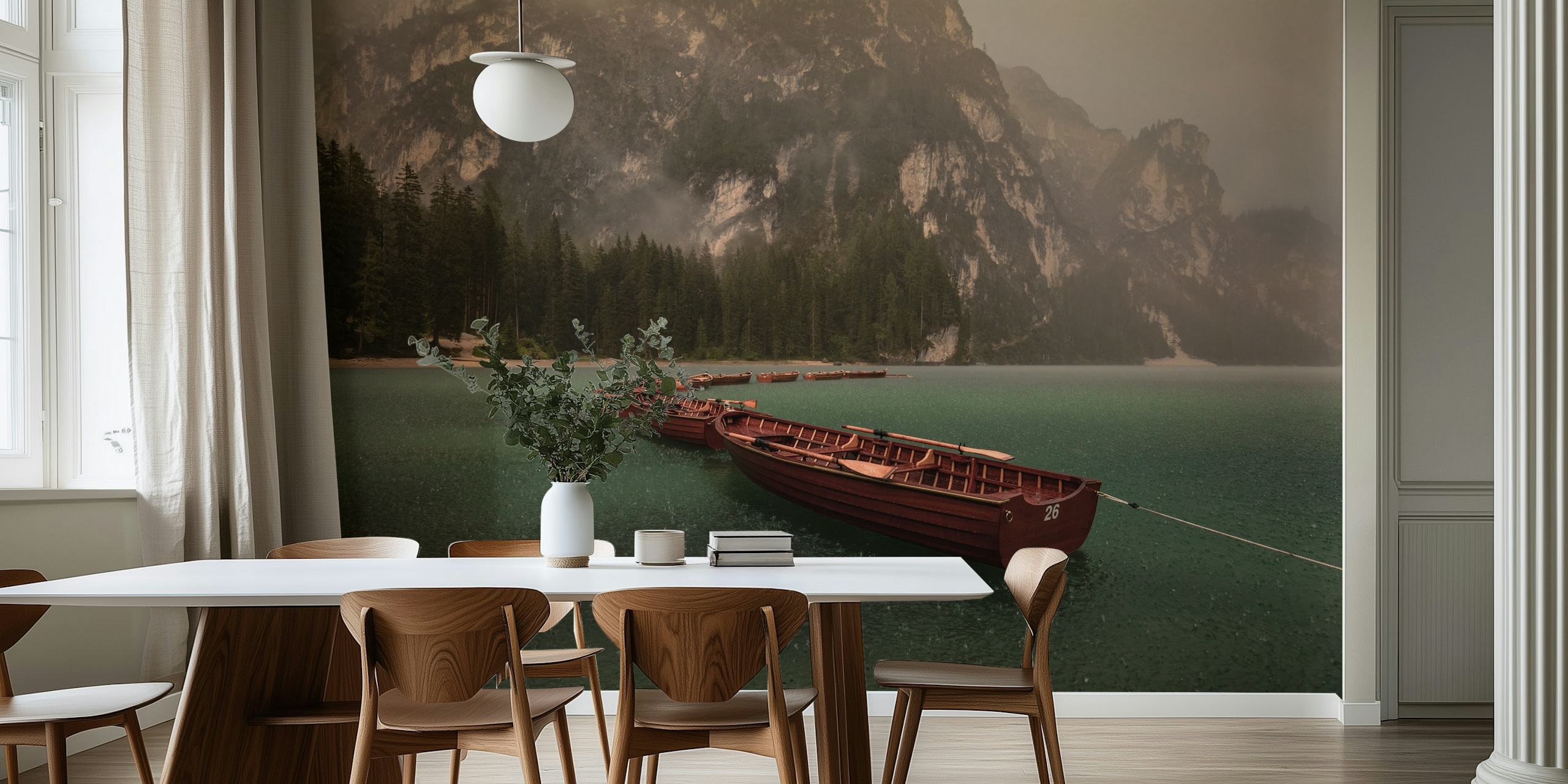 Storm on Braies tapet som viser en rolig innsjø