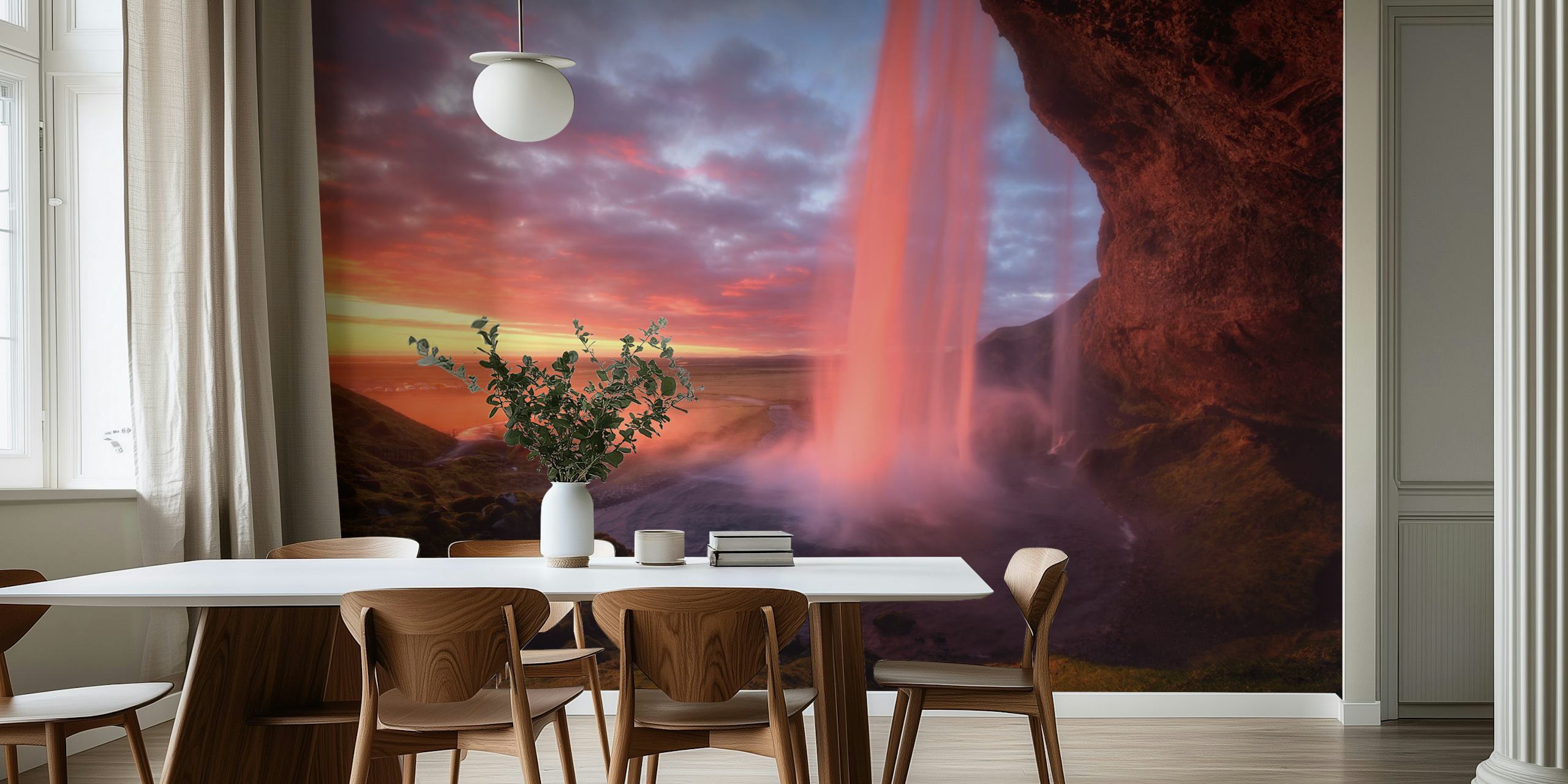 Une fresque murale en cascade aux couleurs du coucher du soleil, nommée « The Burning Falls »