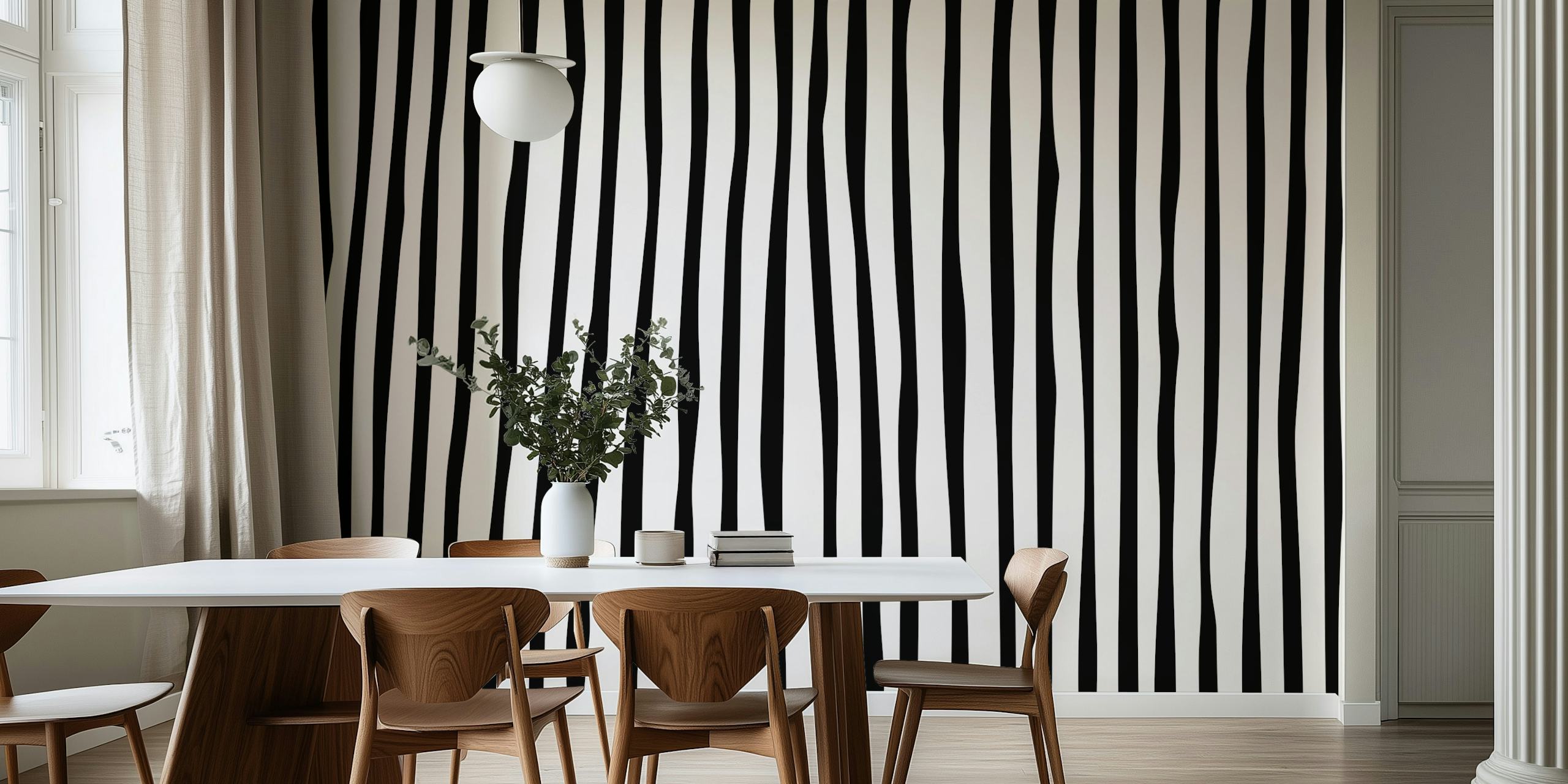 Crno-bijela prugasta tapeta u sobi