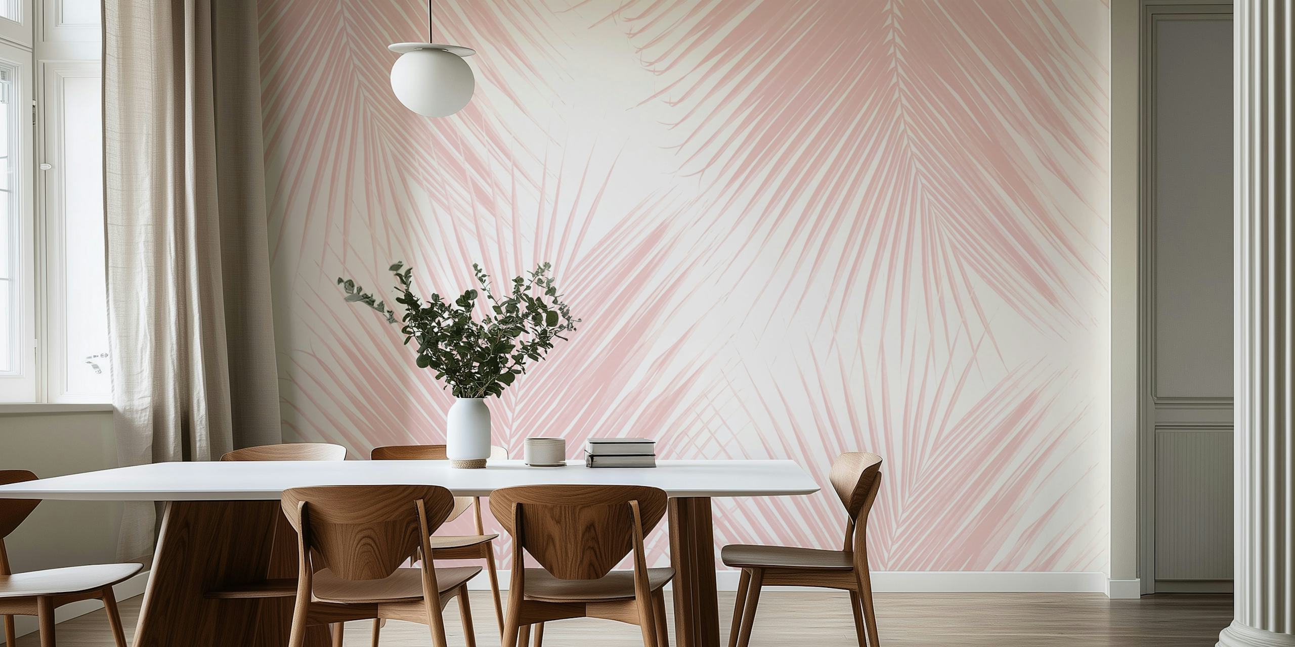 Subtilt blush pink vægmaleri med palmebladsmønster