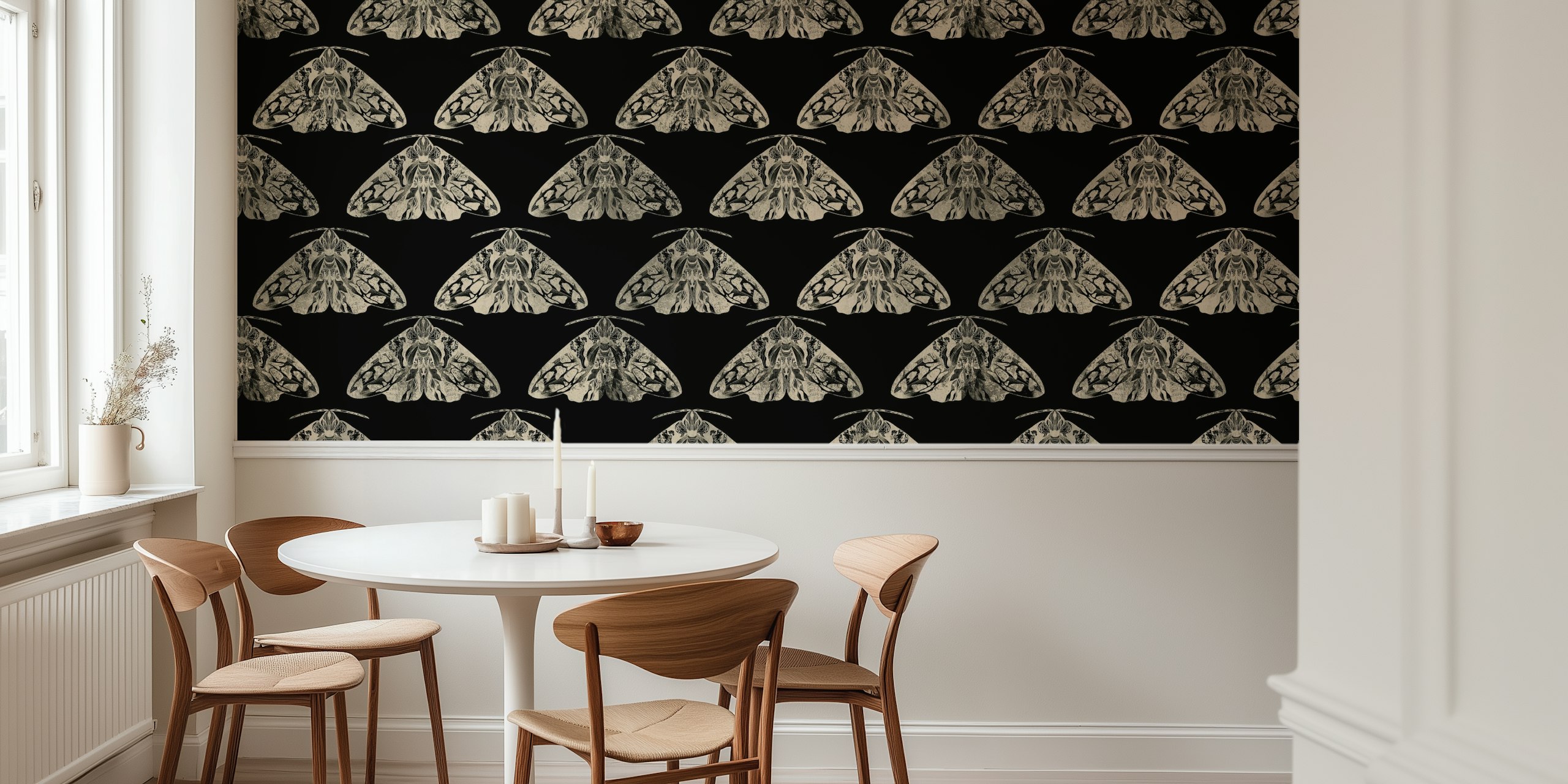Papel de parede Gothic Moth Motif em um quarto