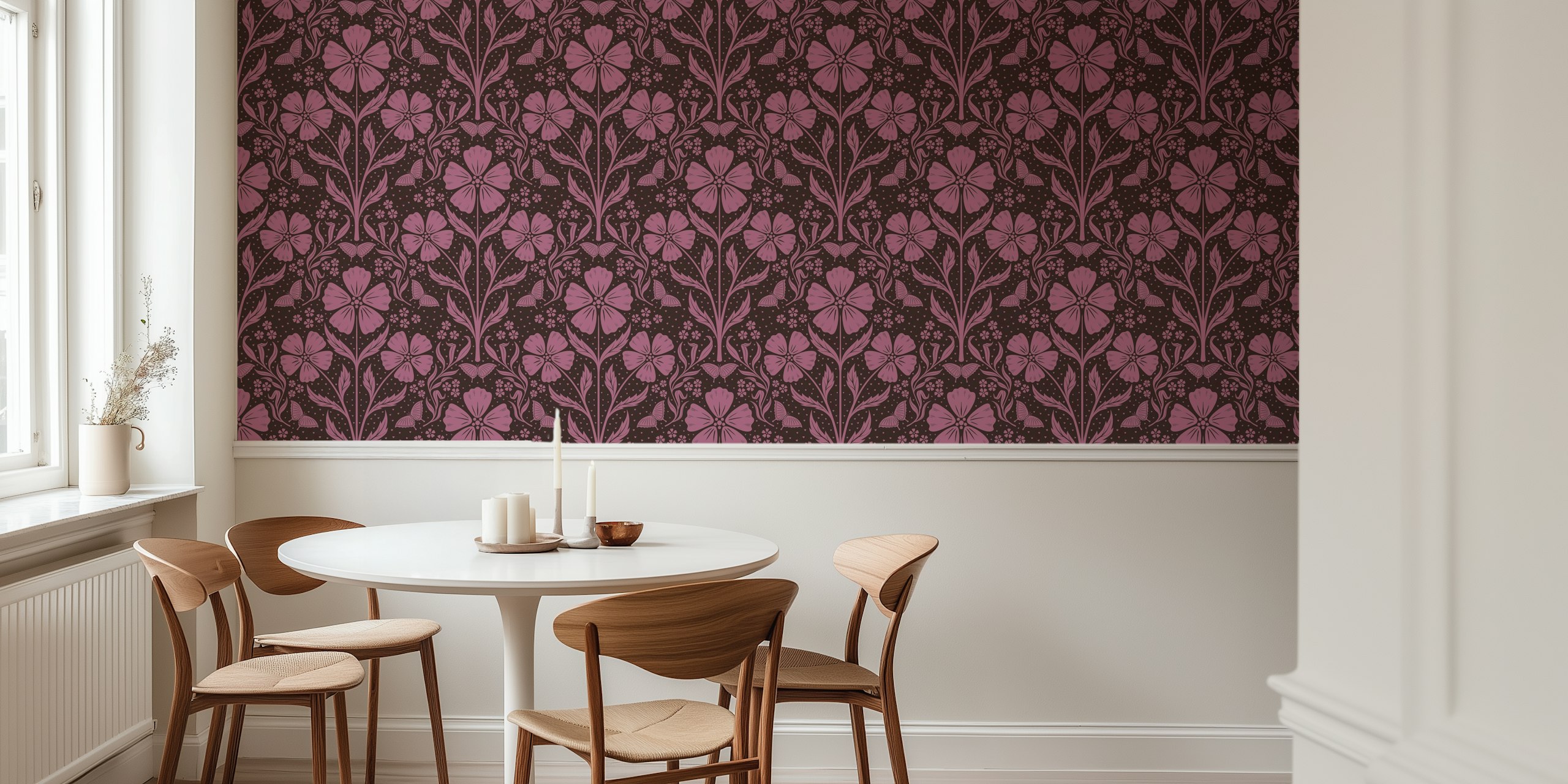 Awakening Flowers Damask Tapete in einem Raum