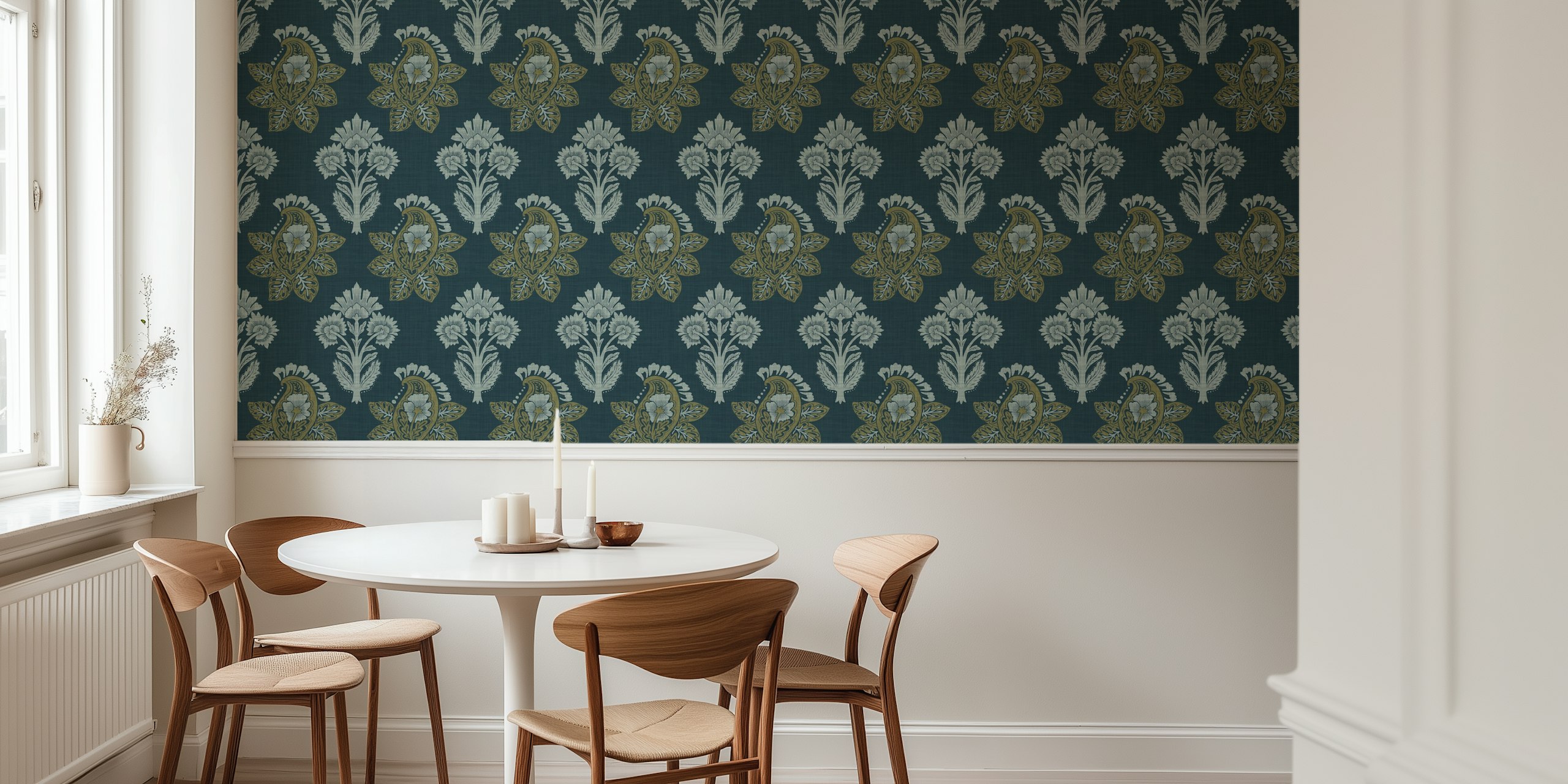 Moody vintage Floral Tapete in einem Raum präsentiert