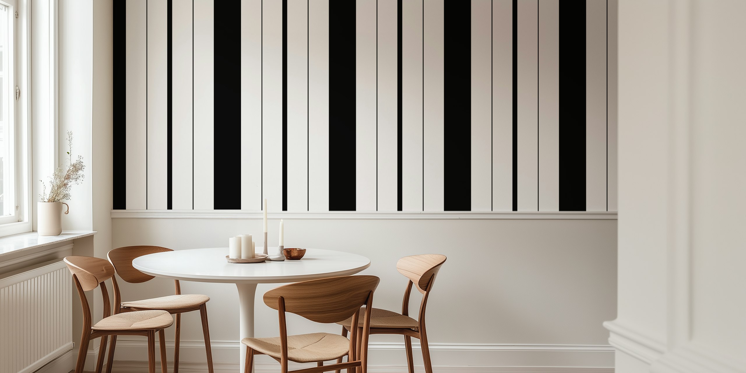 Bold vertical stripes wallpaper en una habitación