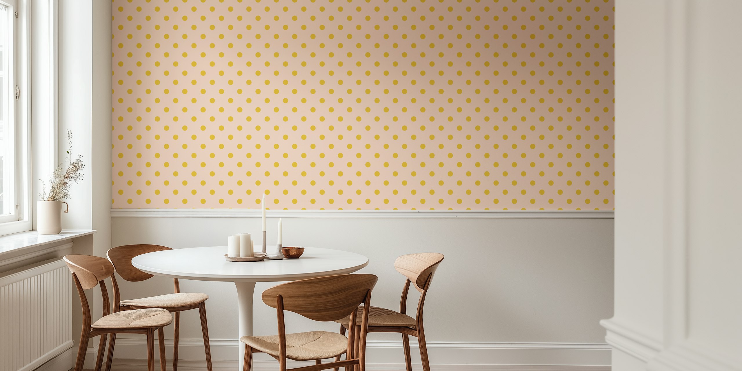 Pink wallpaper with gold polka dots en una habitación