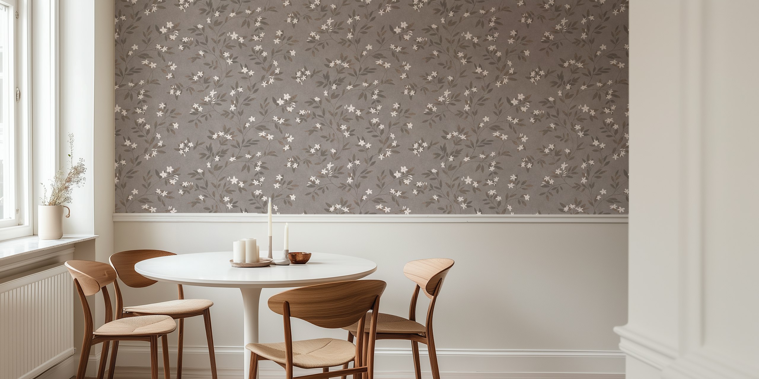 Jasmine taupe papier peint floral dans une pièce