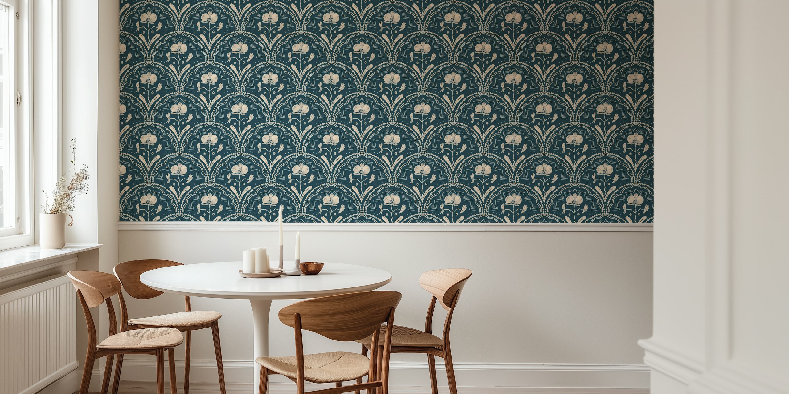 Boho Whimsical Tiles tummansininen tapetti huoneessa