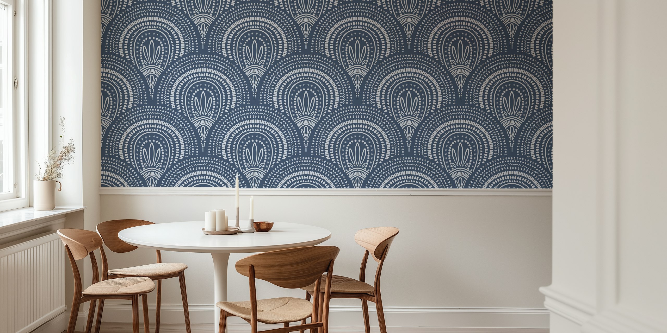 Ταπετσαρία Ornamental scallop print - navy σε ένα δωμάτιο