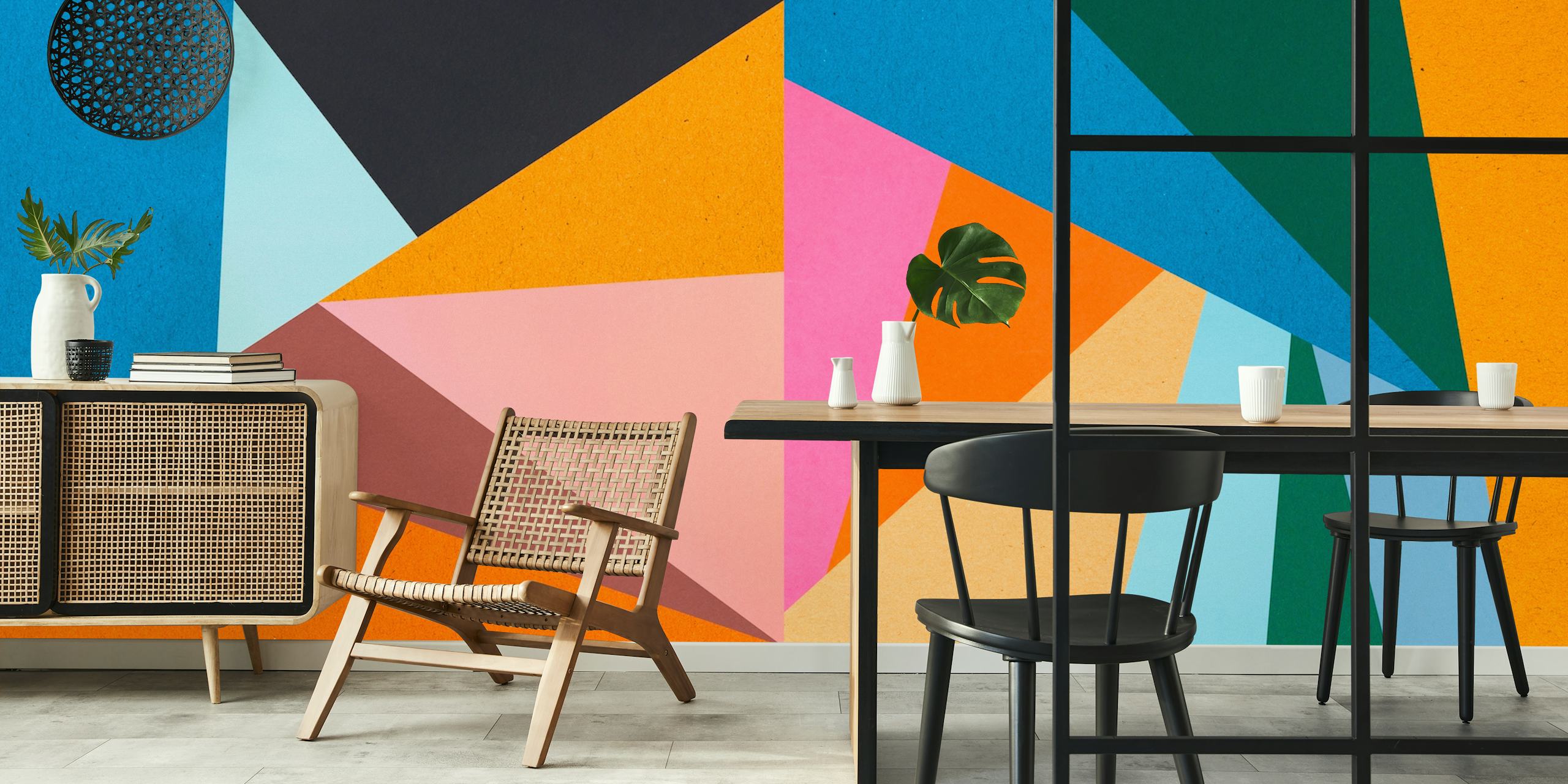 Χρωματιστό γεωμετρικό σχέδιο τοιχογραφίας με μια σειρά από φωτεινά τρίγωνα.