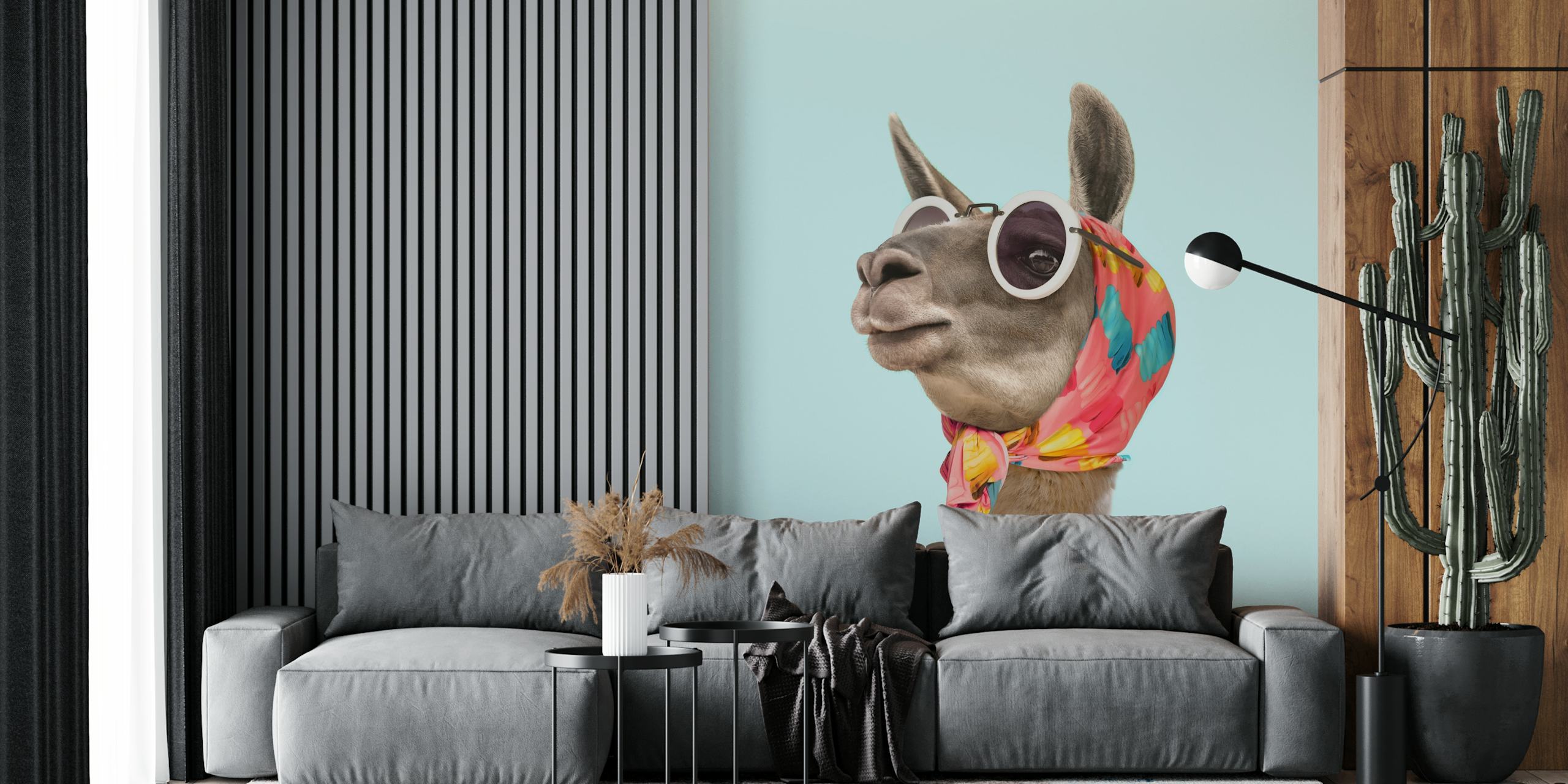 Fashion Llama με ηλίανθους και μια πολύχρωμη σκάφη