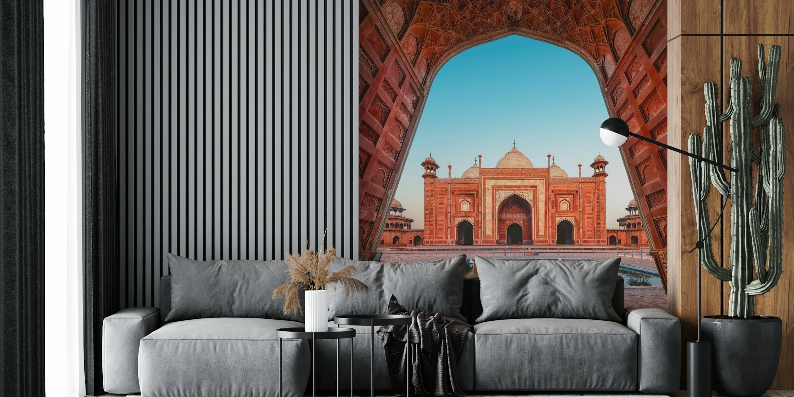 Indian Gate-Wandgestaltung in einem stilvollen Raum