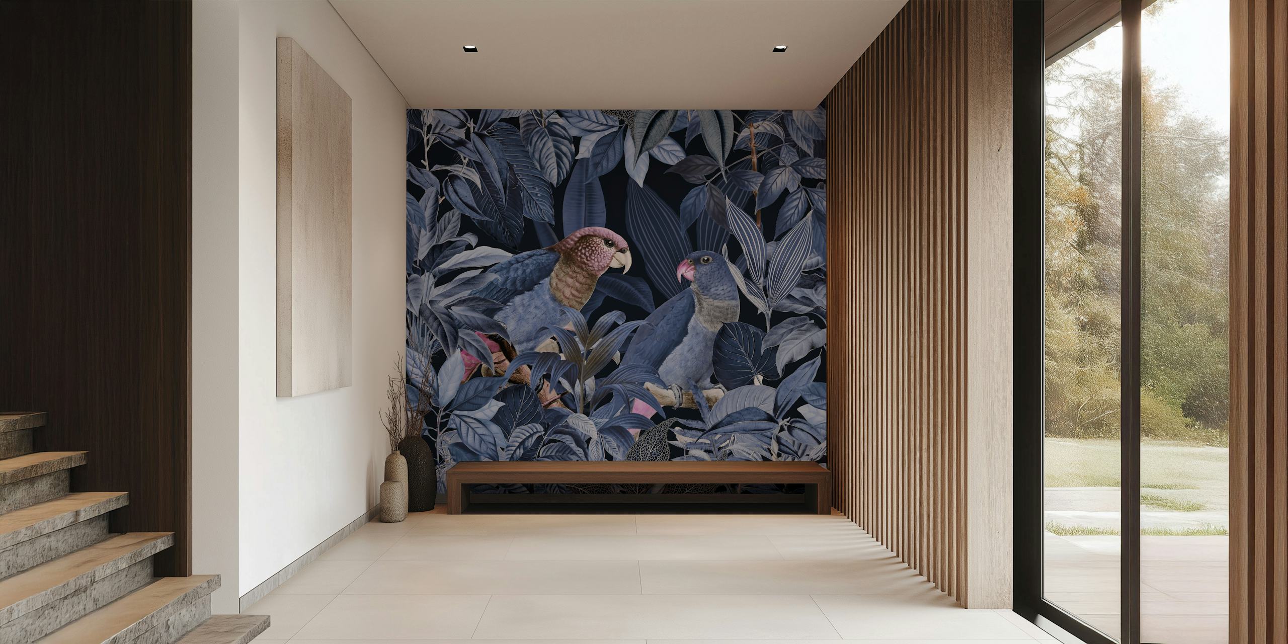 Dois papagaios azuis em meio a folhagem tropical escura em um mural de parede