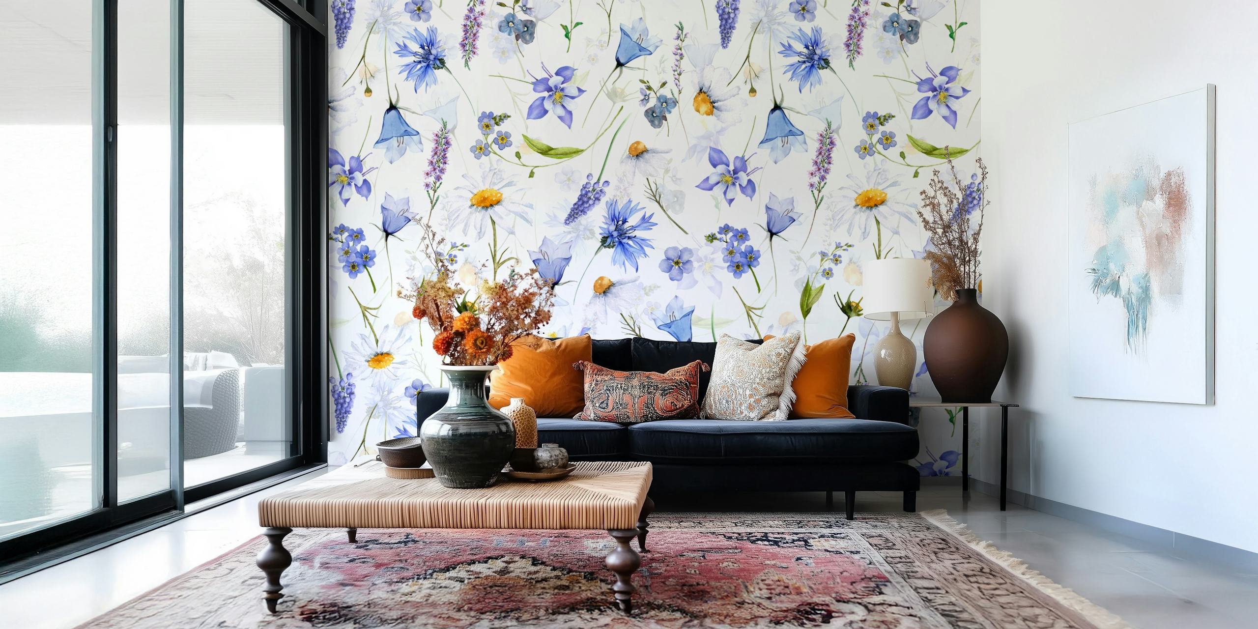 Bloemen in verschillende tinten blauw en geel op een lichte achtergrond, bloemen wallpaper