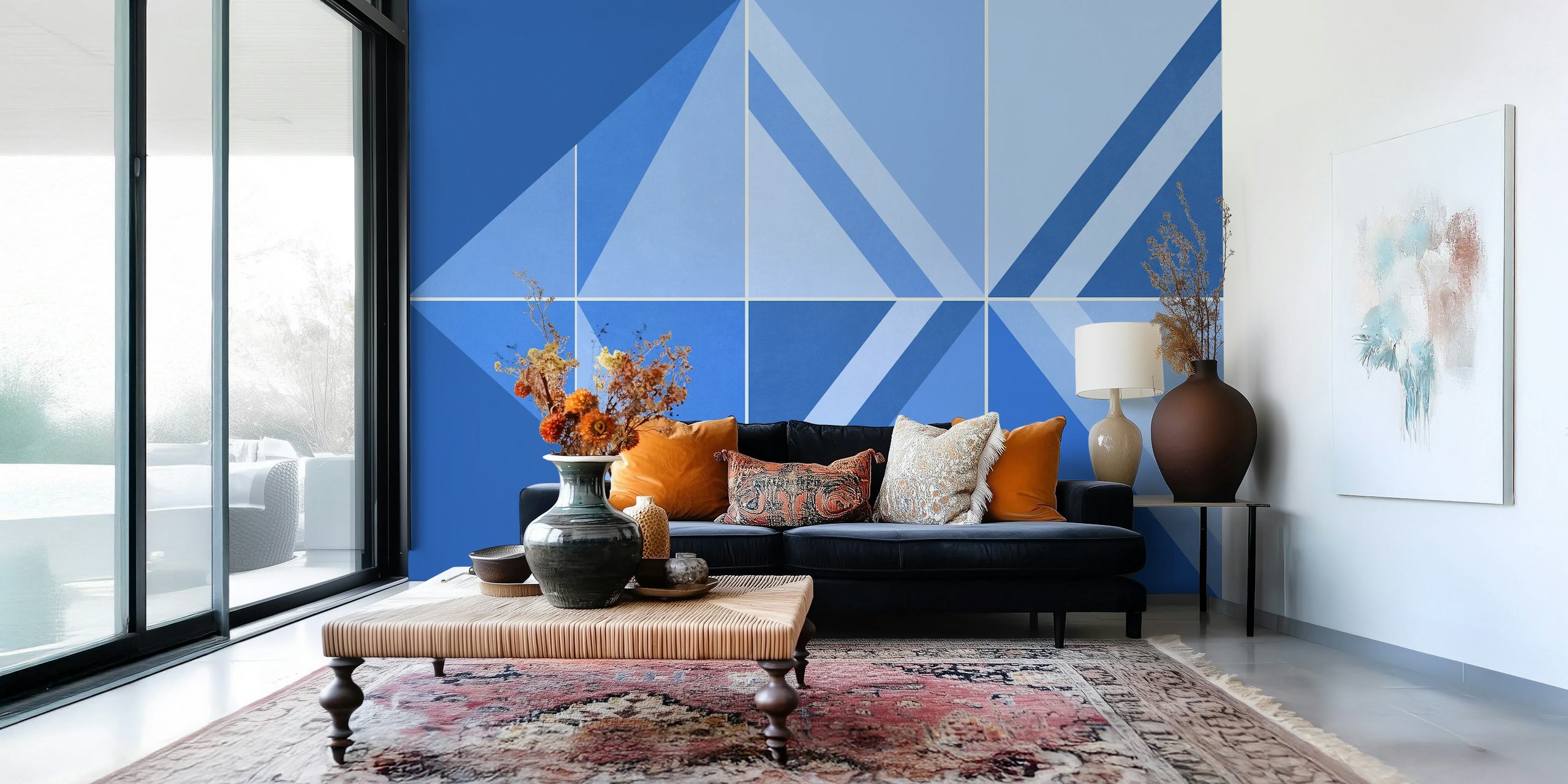 Geometrische blauwe piramide in een kamer