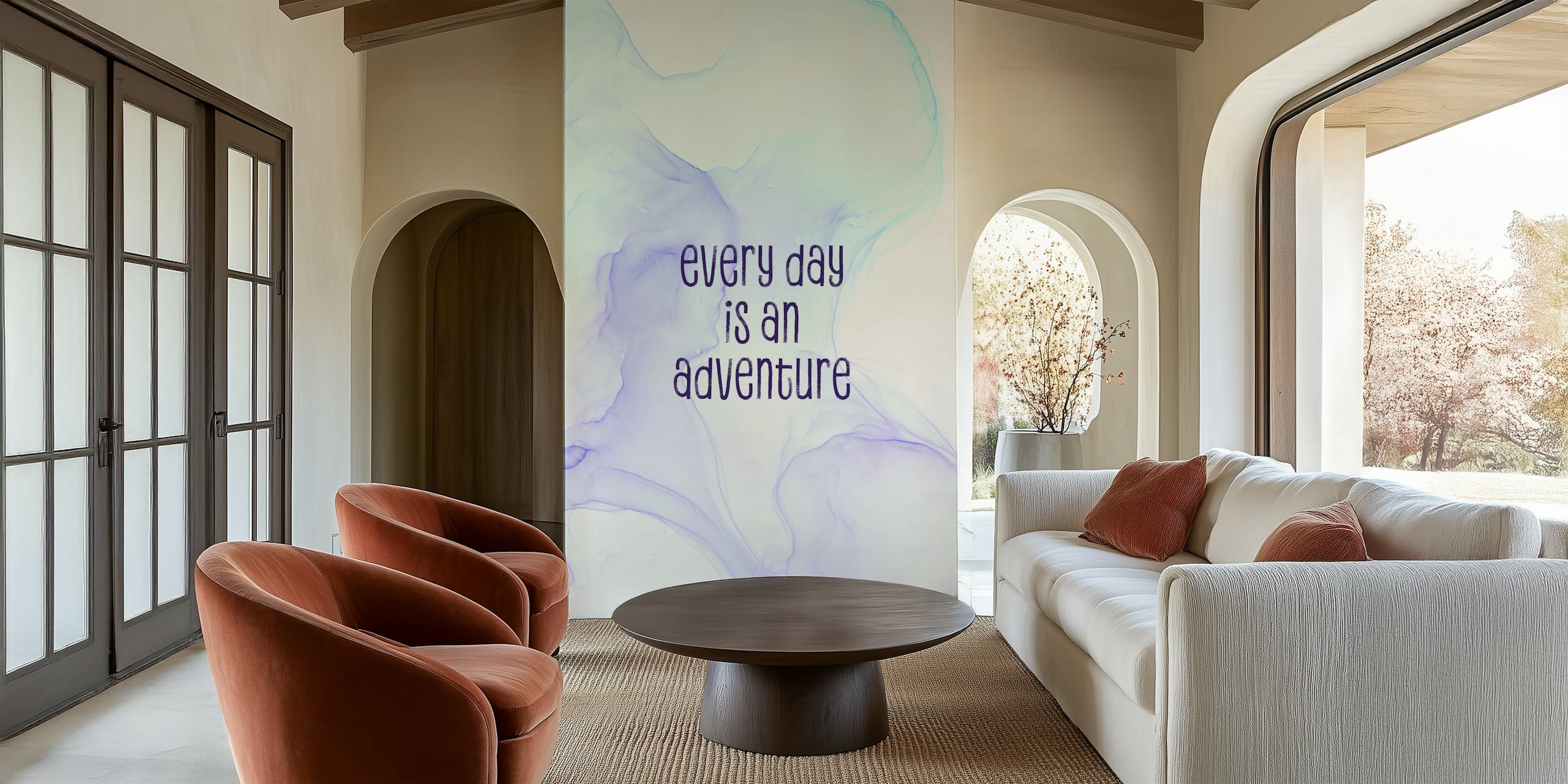 Fargerik tapet med teksten Every day is an adventure