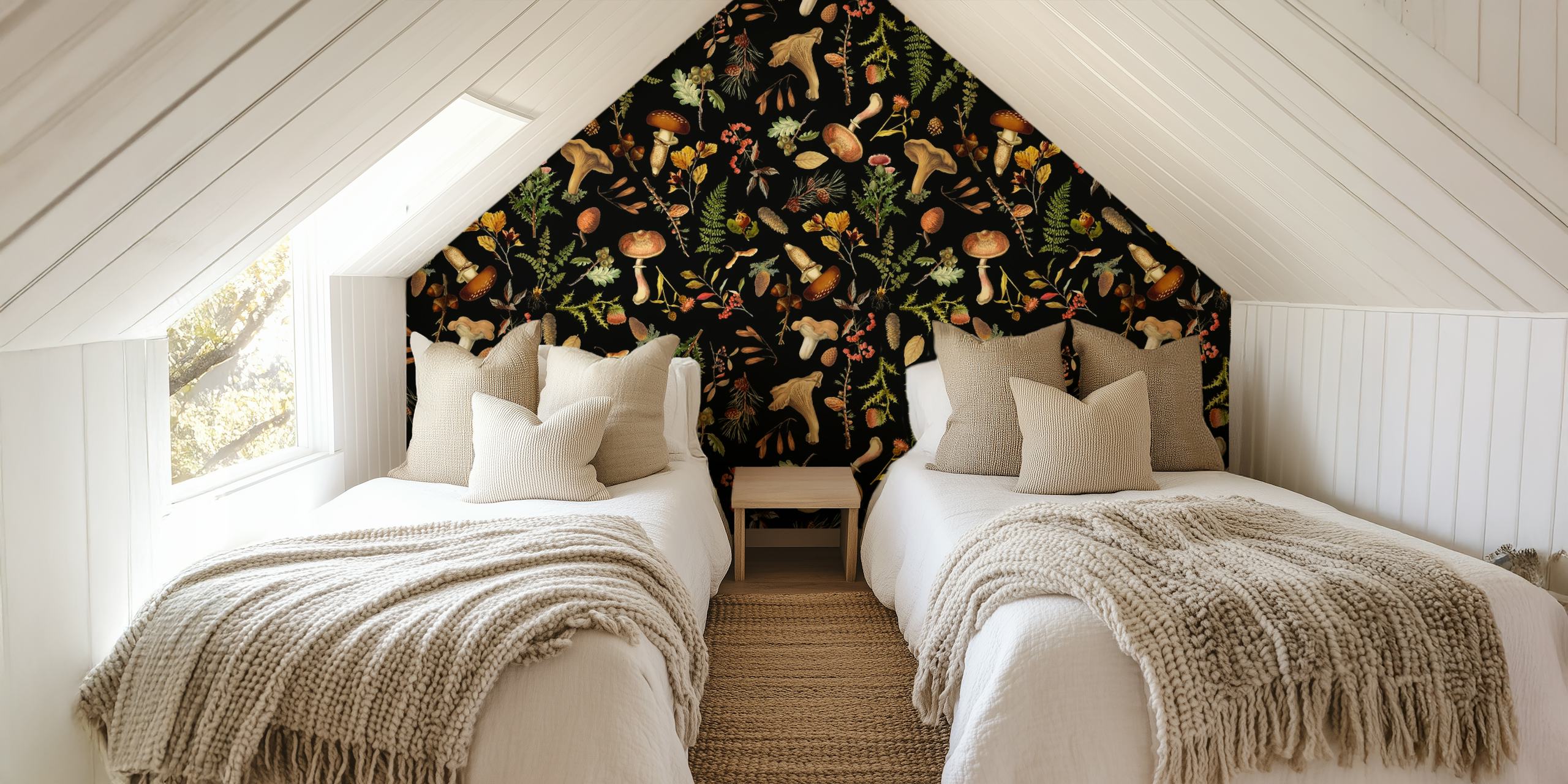 Wandbild im Vintage-Stil mit einer Reihe von Pilzen vor einem dunklen Hintergrund, die eine waldähnliche Szene erzeugen.