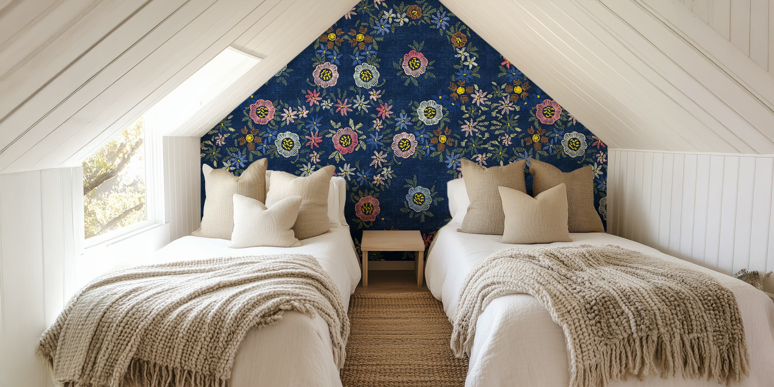 Ζωντανή κεντητική λουλουδιών σε Embroidered flowers dark blue wallpaper από το Happywall