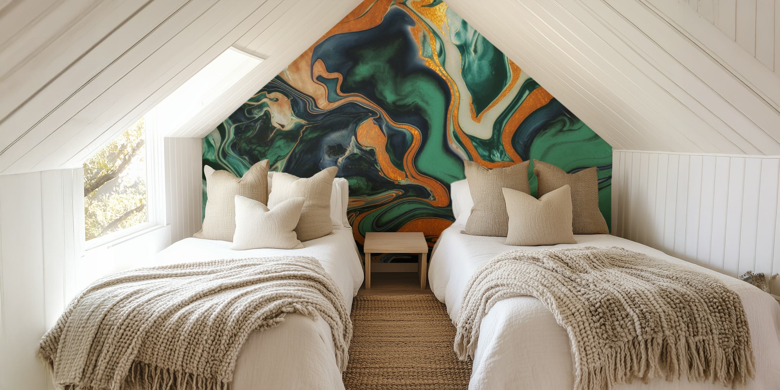 Muurschildering met smaragdgroen en goudmarmeren patroon voor een luxe interieur