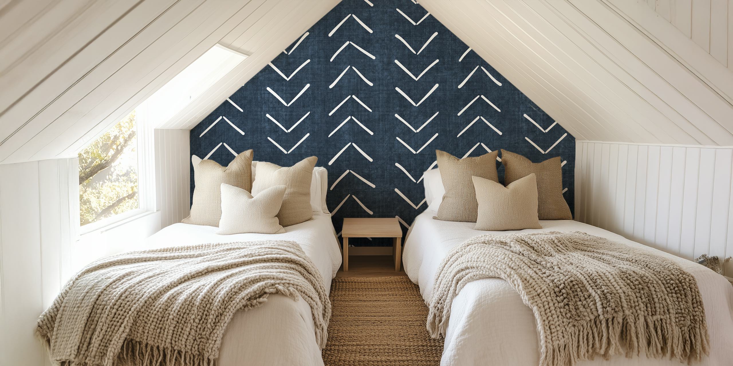 Marineblauw fotobehang met groot pijlpatroon voor een modern interieur