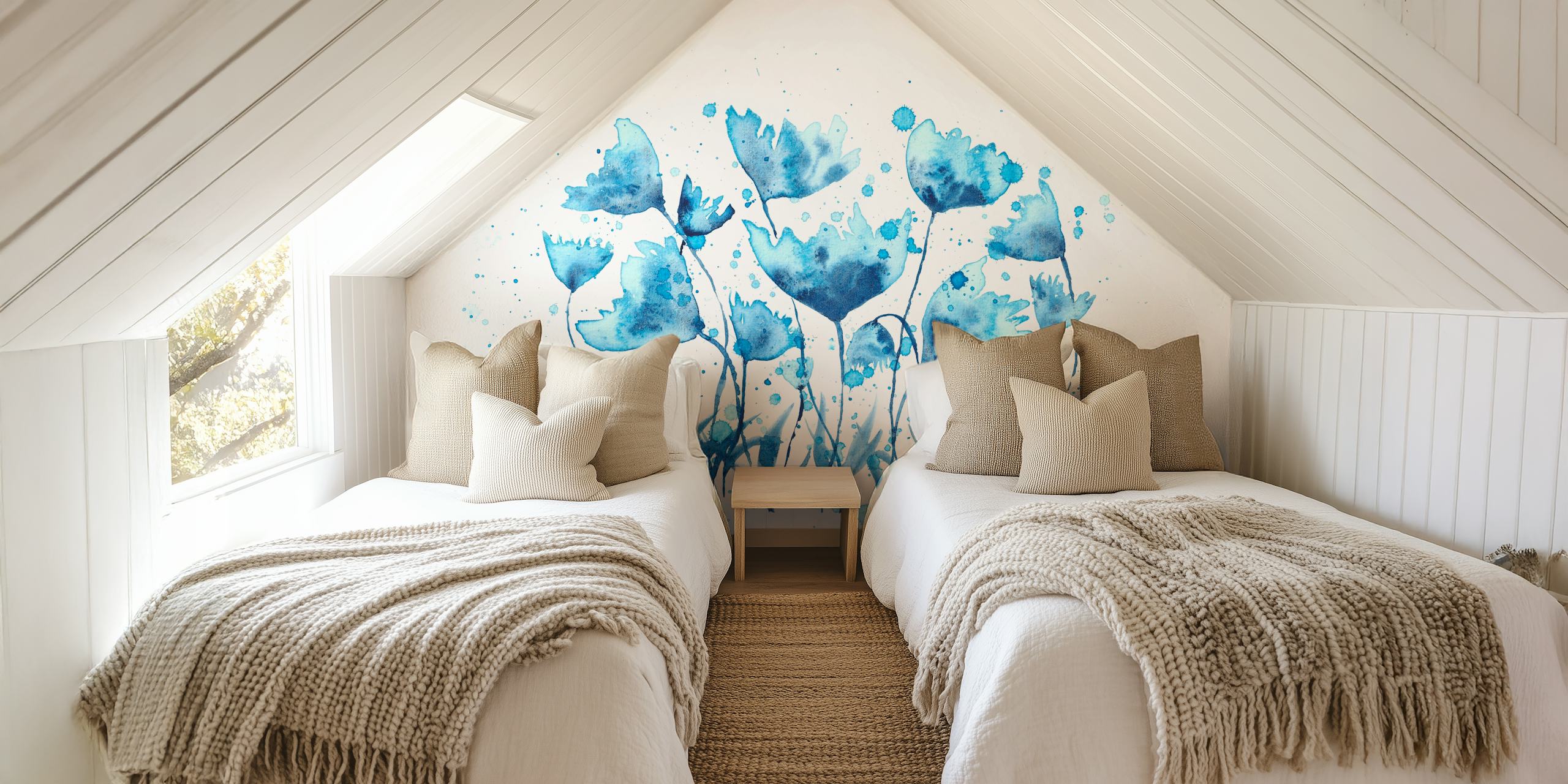 Carta da parati con disegno floreale ad acquerello blu raffigurante una serena scena di giardino