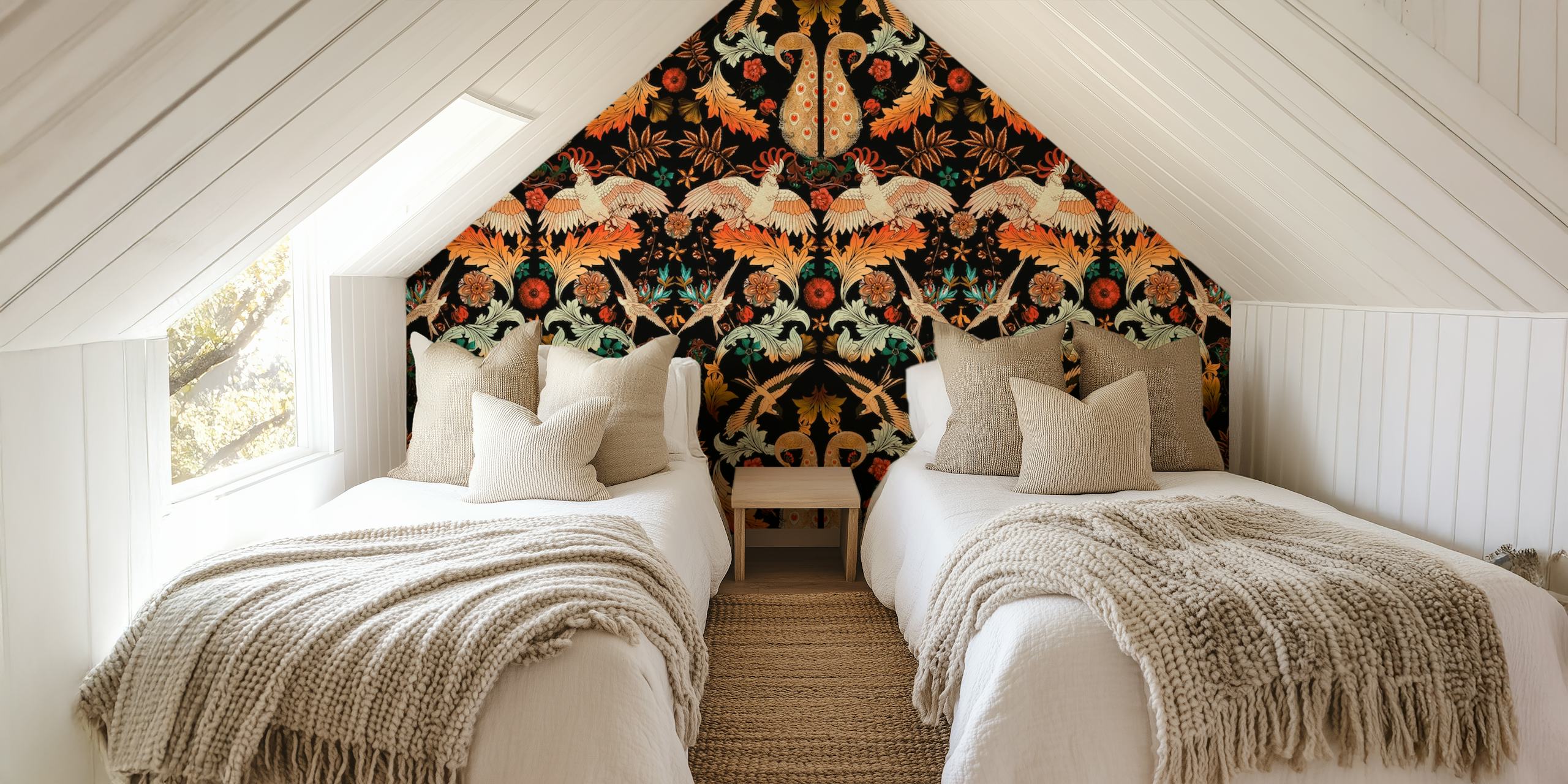 Fotomural con estampado floral de estilo victoriano en colores intensos y oscuros.