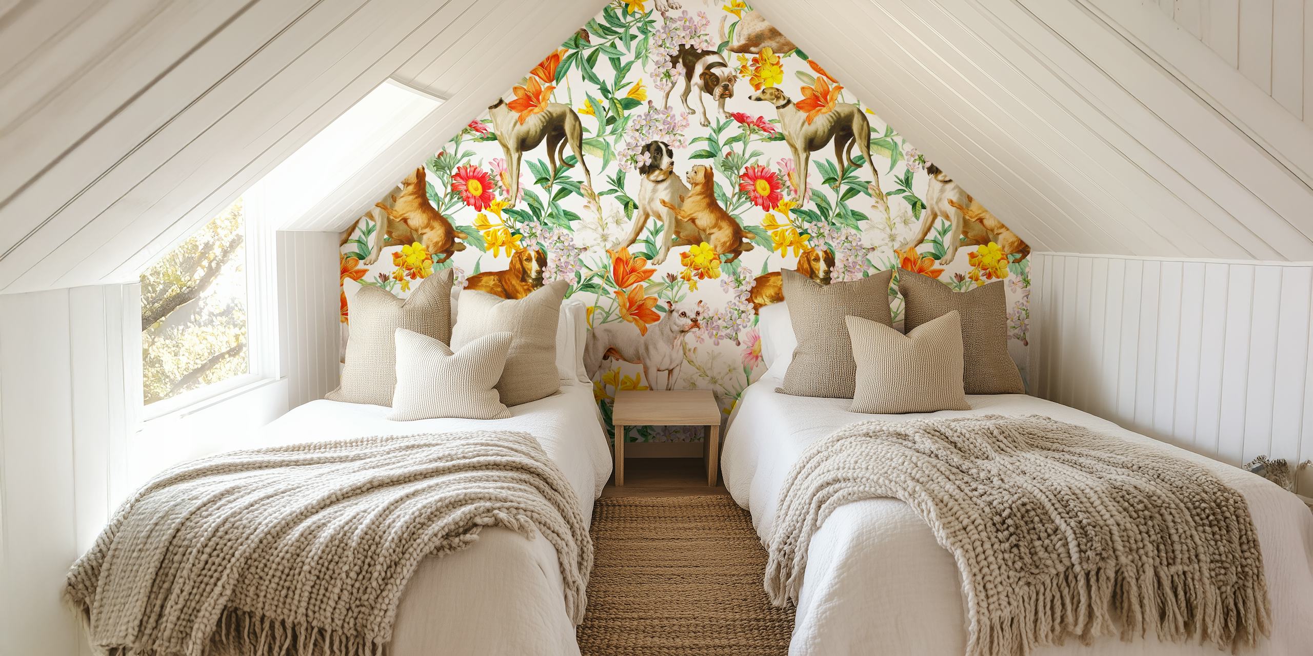 Doggies e florals papel de parede em um quarto