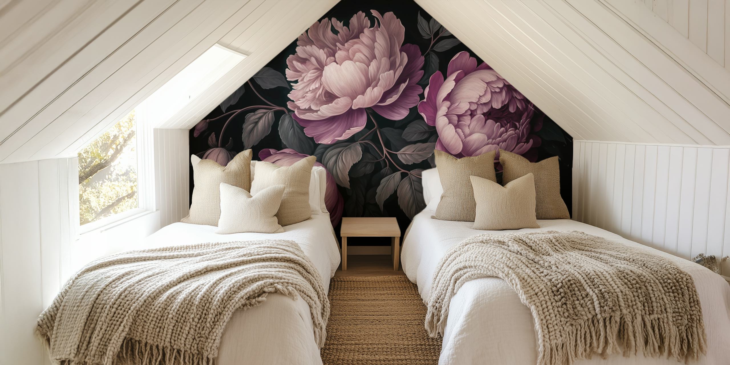 Design floral baroque violet dans une pièce