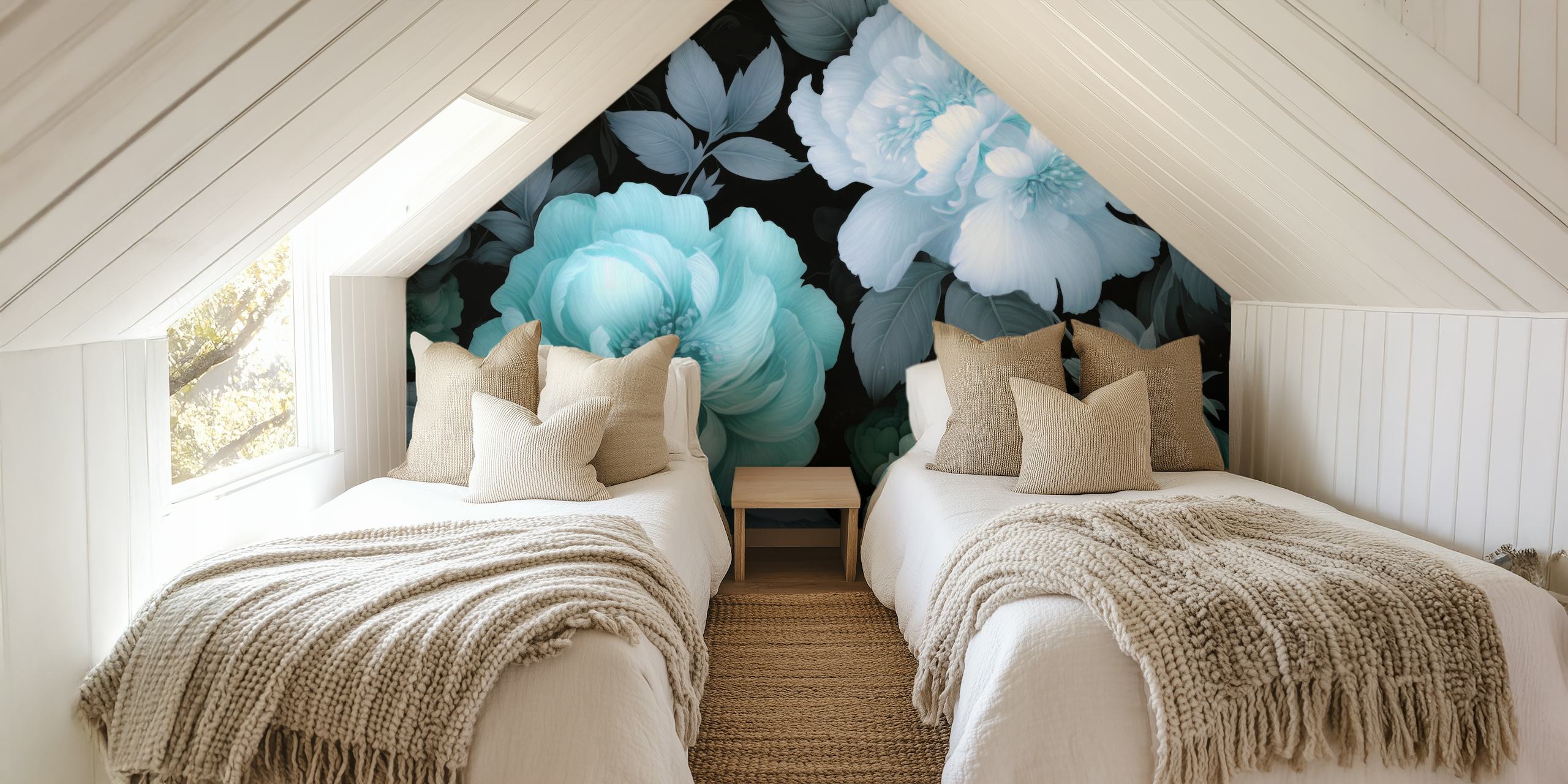 Weelderige barokke bloemenmuurschildering met stemmige botanische kunst in blauw- en blauwgroen tinten