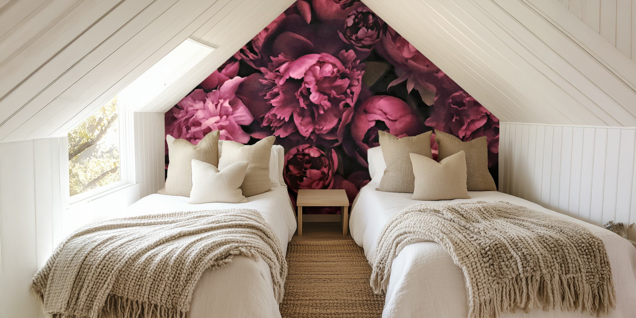 Moody mauve pink peonies i et rum