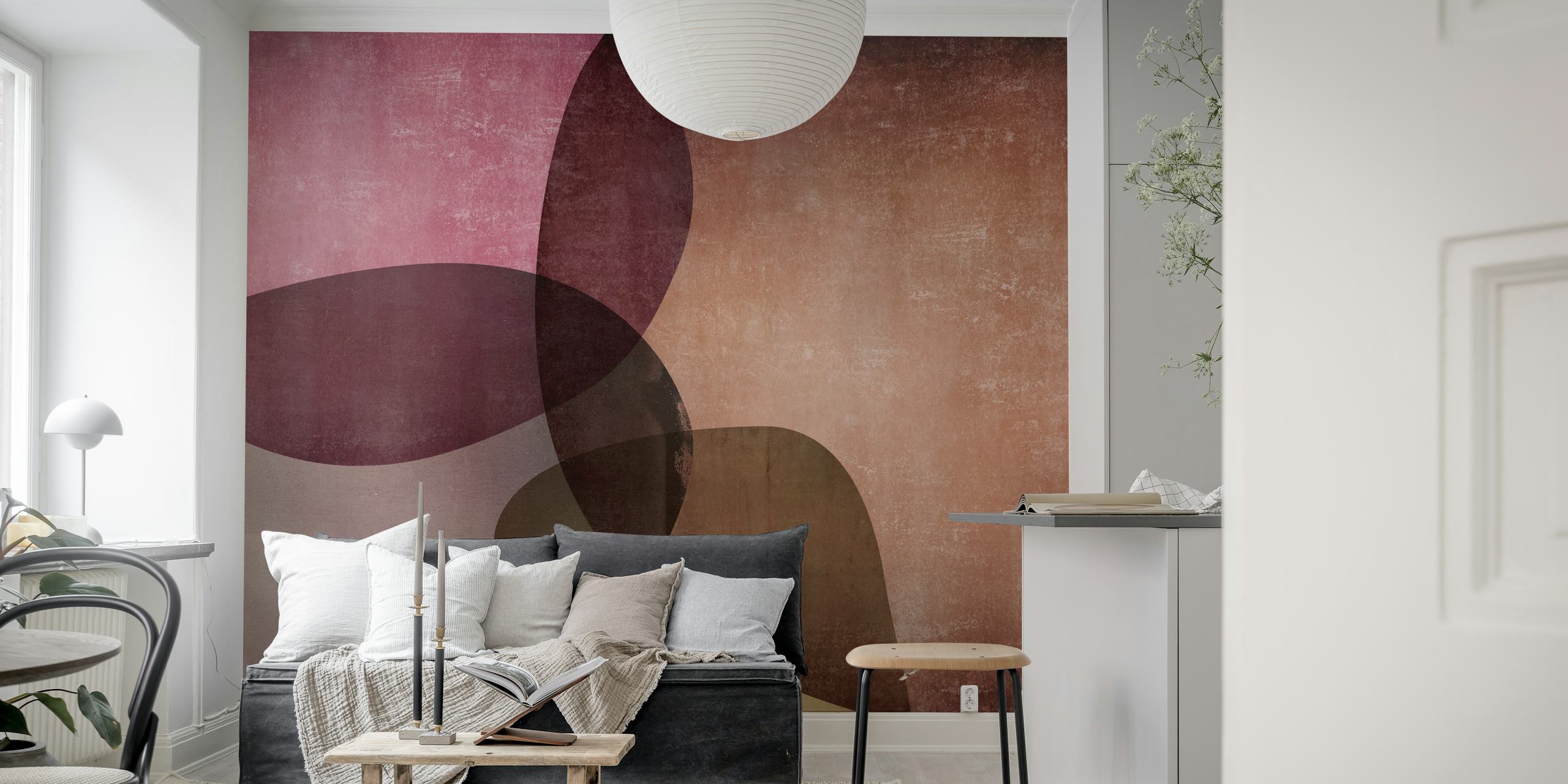 Ταπετσαρία Warm Organic Shapes εκτεθειμένη σε ένα δωμάτιο