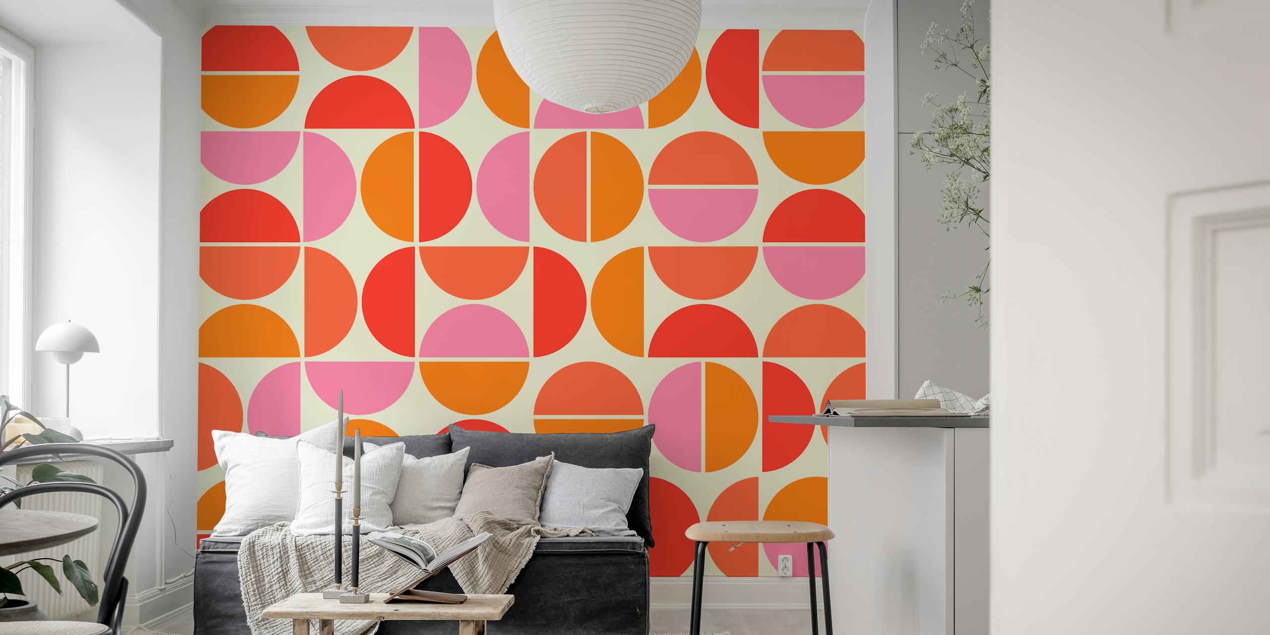 Von den 1970er Jahren inspiriertes Bauhaus-Wandbild mit geometrischem Muster in warmen Retro-Farben
