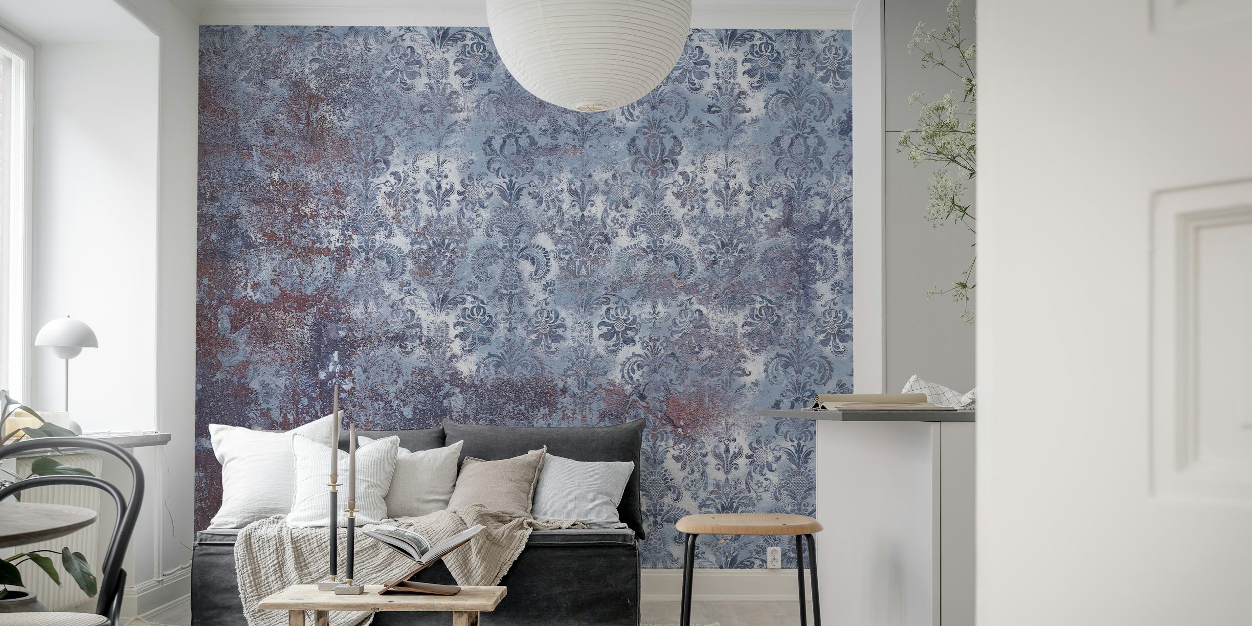 Grunge Damask Wall Ink Rust Mural som visar ett strukturerat vintagemönster med rostiga färgtoner