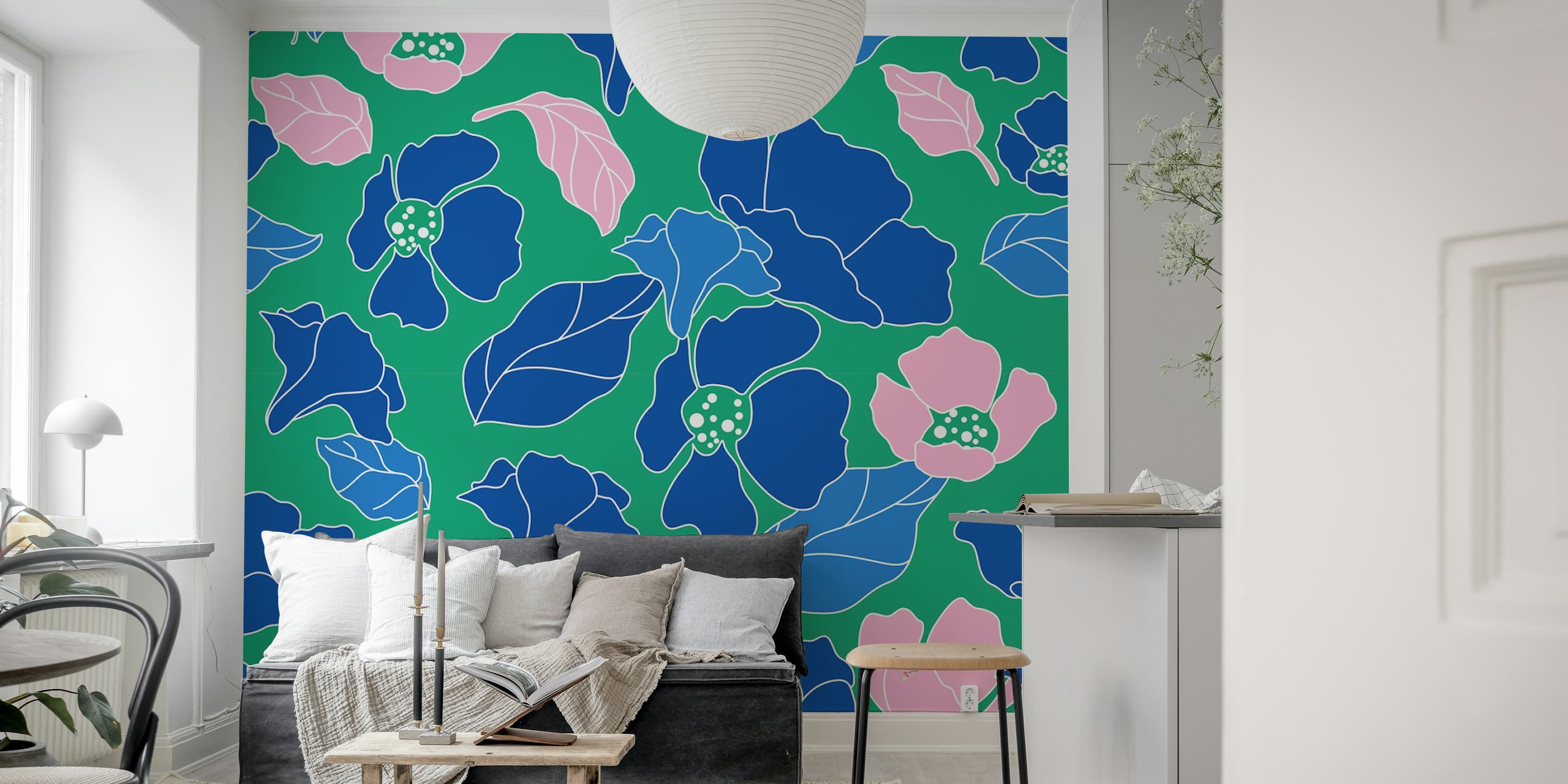 Papaveri blu e rosa disegnati a mano su una parete con sfondo verde foresta