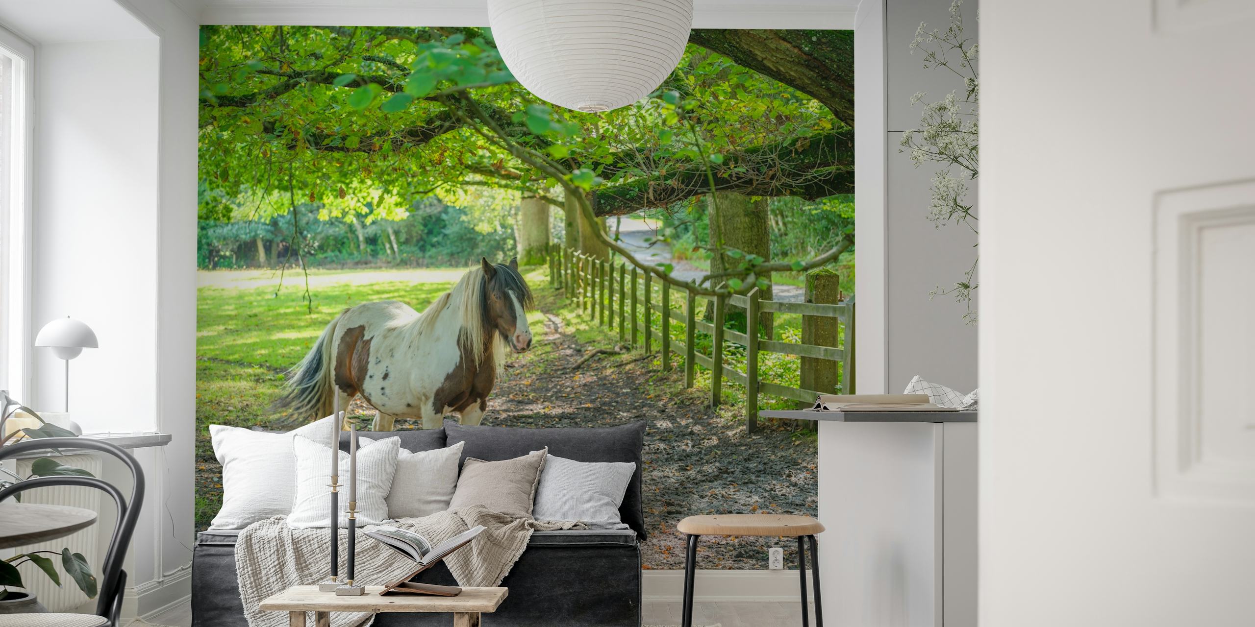Farmstead Guardian behang in een kamersetting
