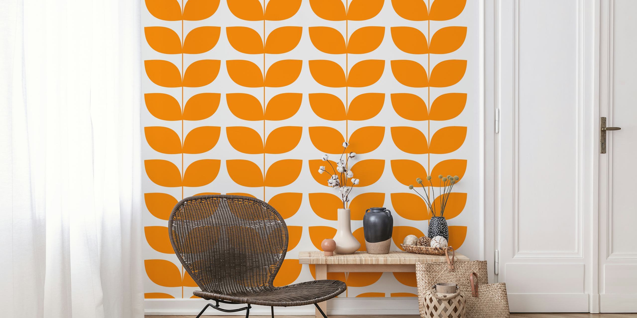 Danish Pattern Orange papel pintado en una habitación