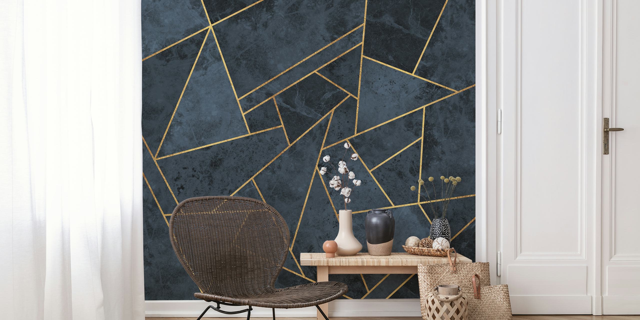 Sanftes blaues abstraktes Mosaikfliesen-Wandbild mit goldenen Linien