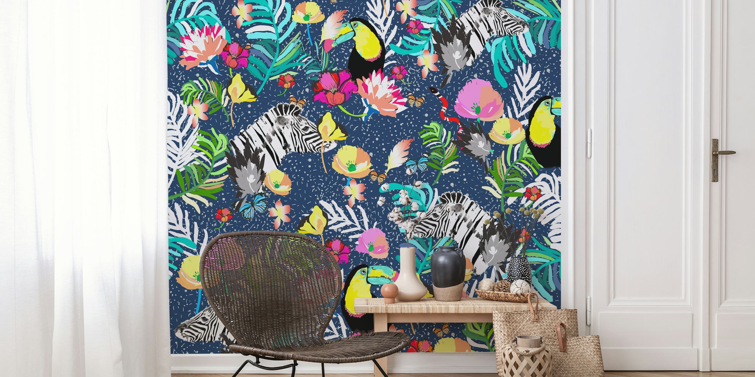 Wandbild mit tropischem Dschungelmotiv, leuchtenden Farben und exotischen Tieren.