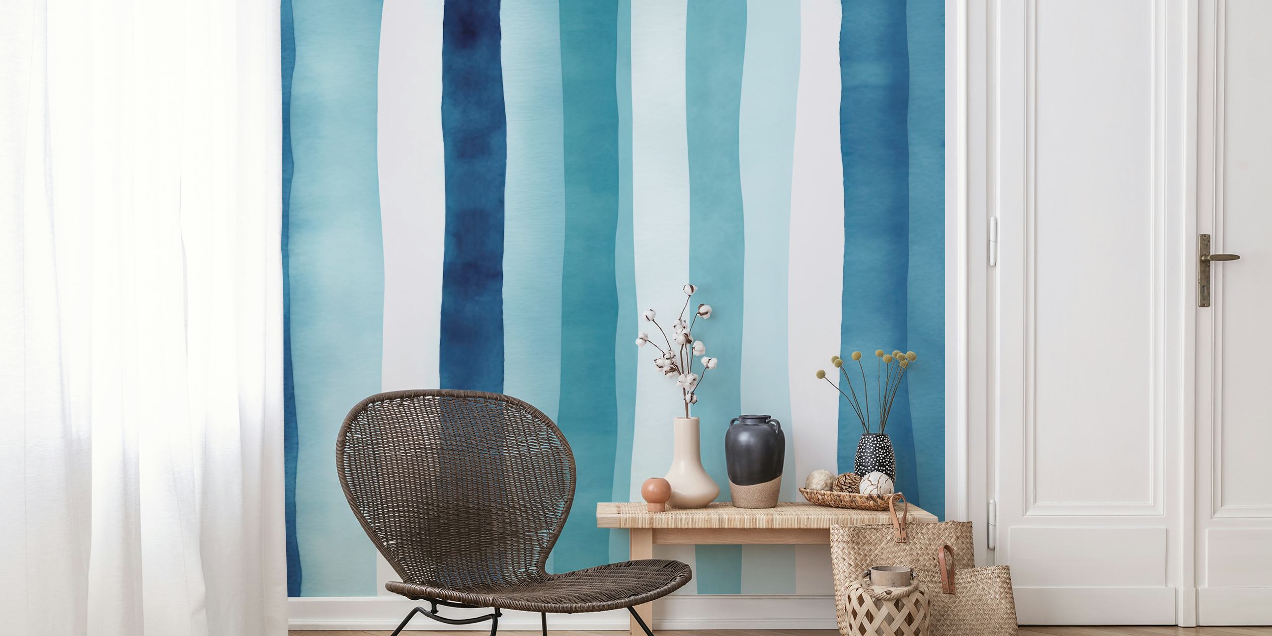Modré teal akvarelové pruhy v místnosti